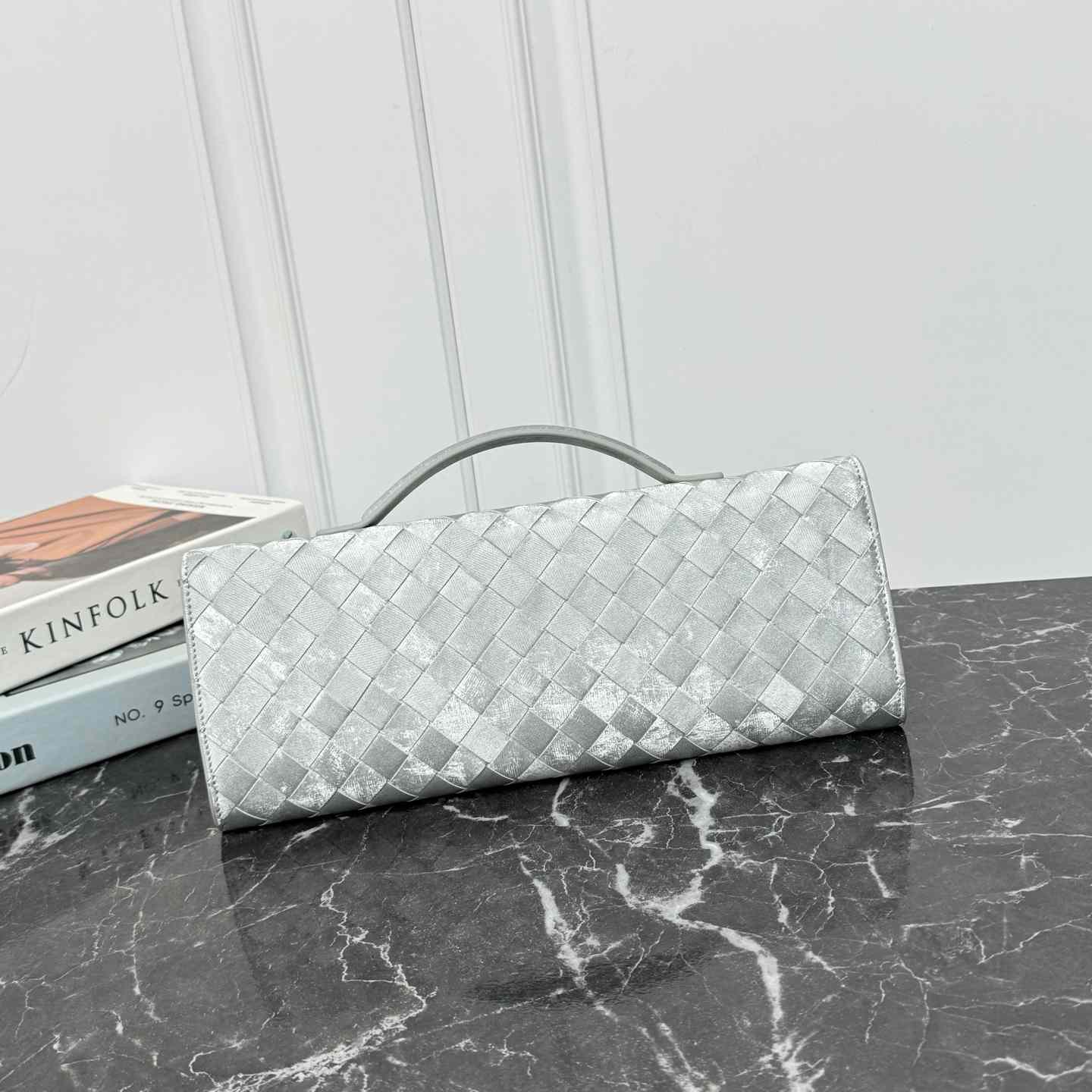 Bottega Veneta Andiamo Clutch 31*13*3cm - FashionPlug