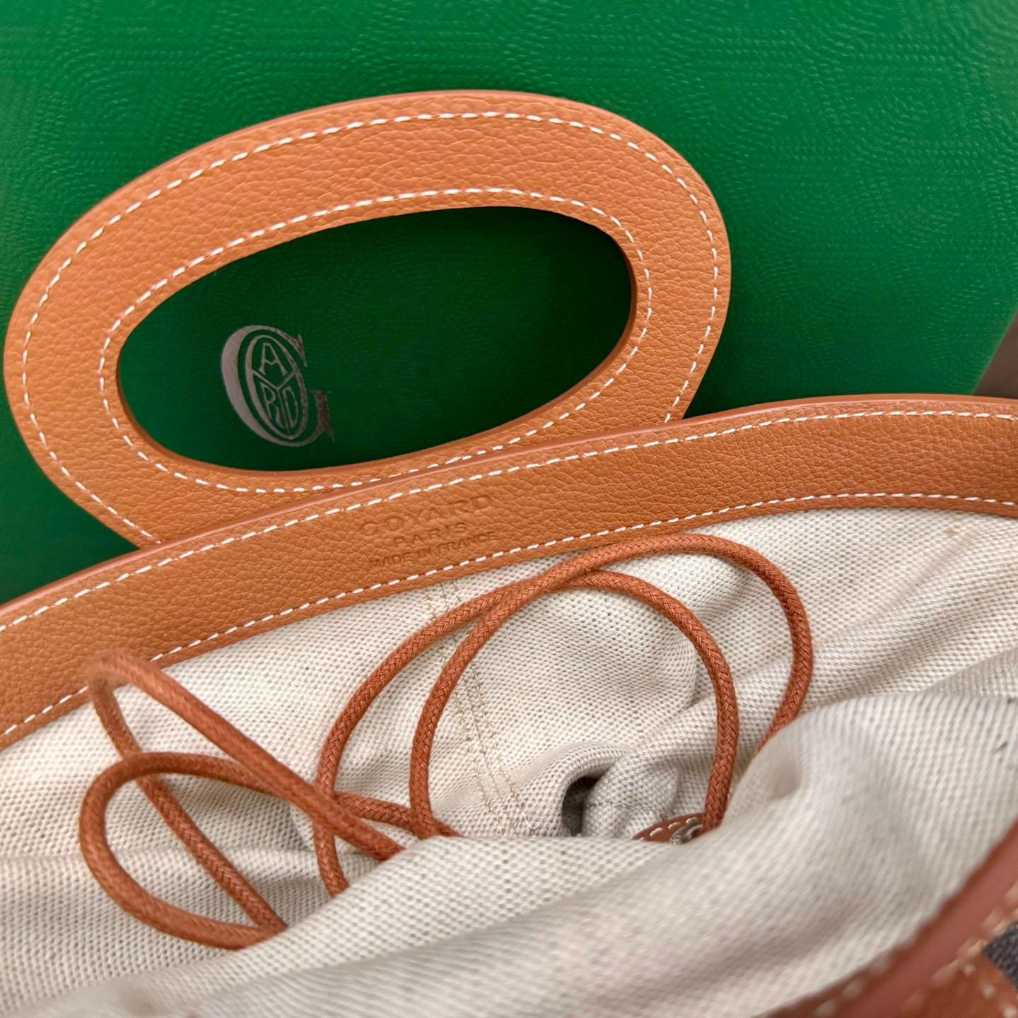 Goyard Beluga Mini Bag - FashionPlug