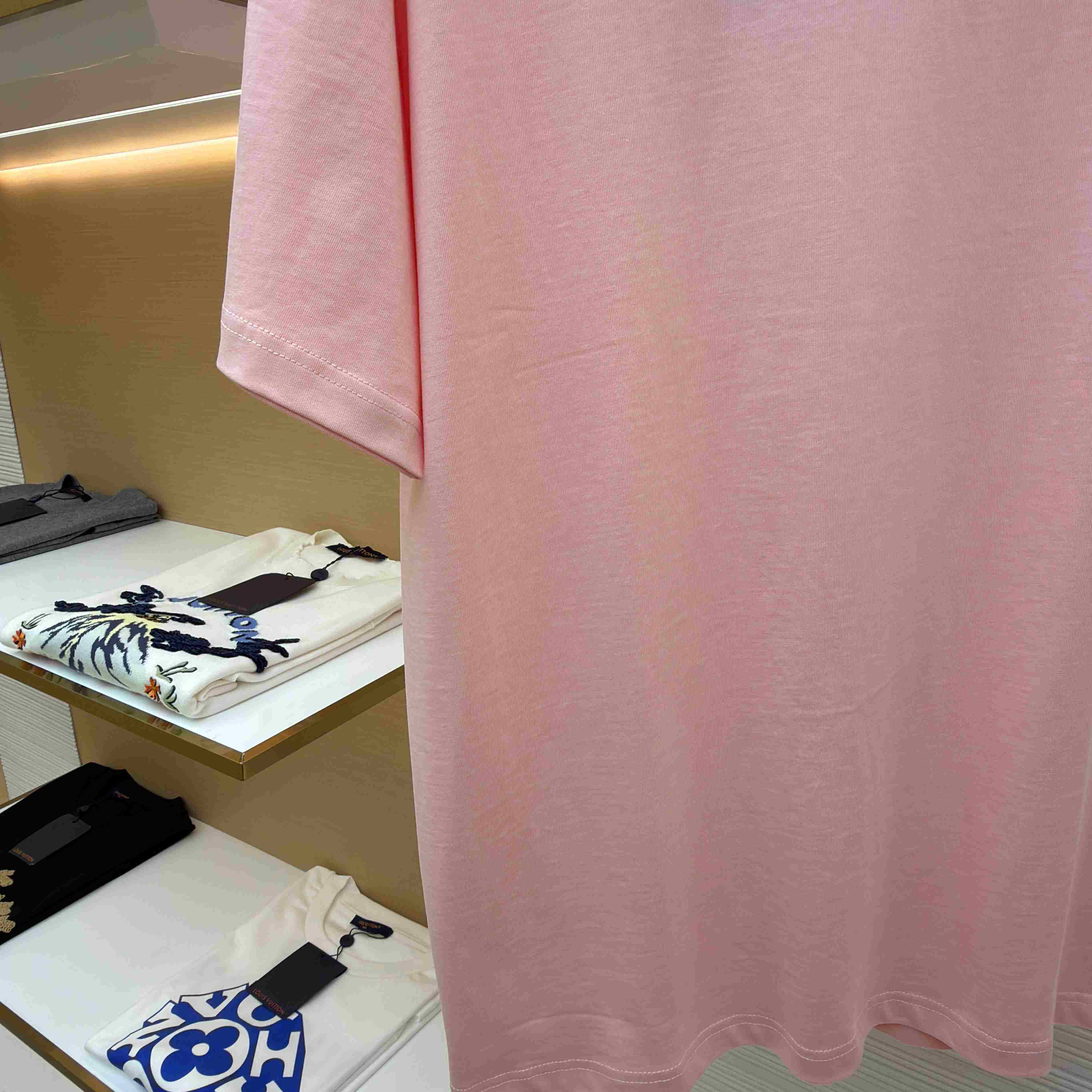 Louis Vuitton Embossed LV T-Shirt   1AJDUU - FashionPlug