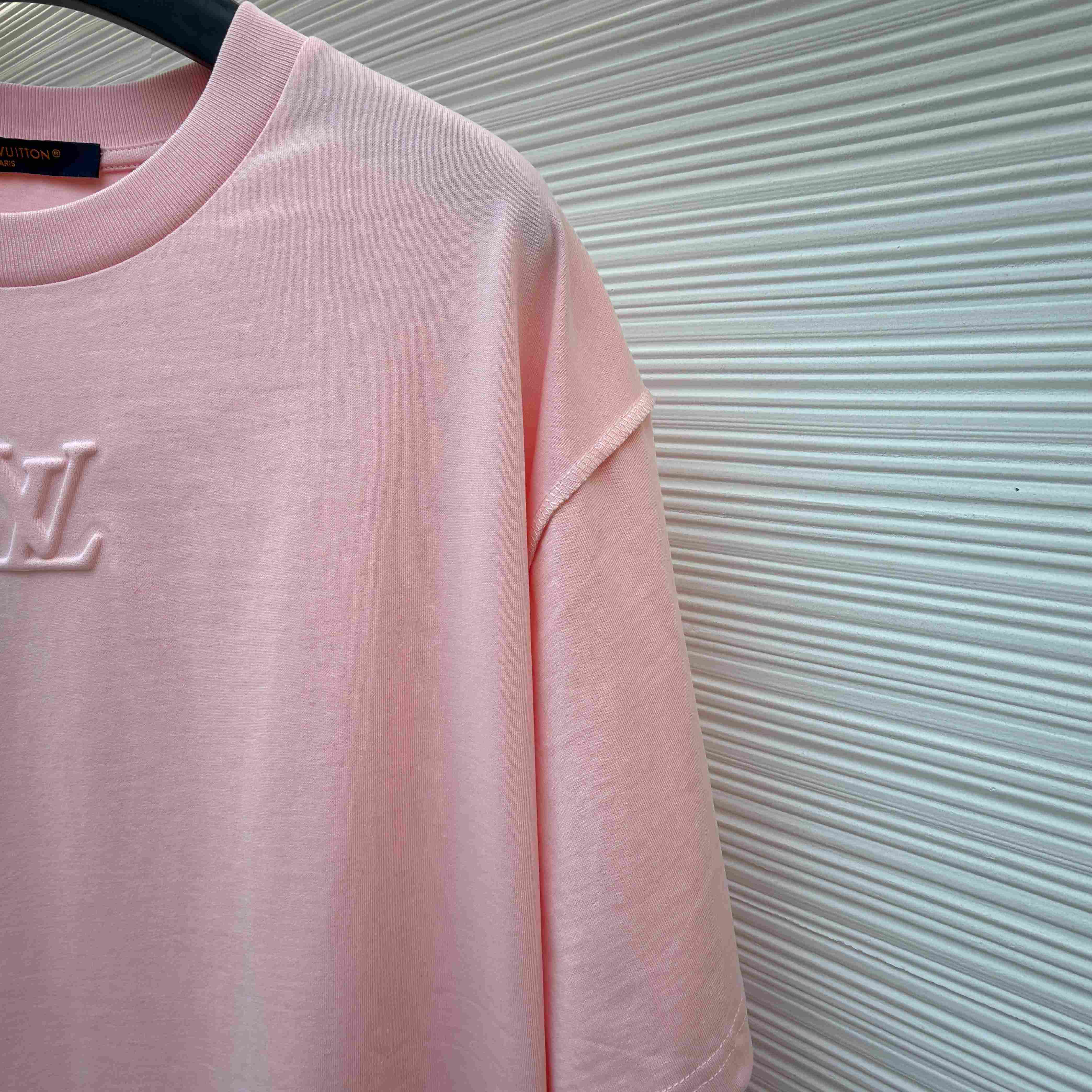 Louis Vuitton Embossed LV T-Shirt   1AJDUU - FashionPlug