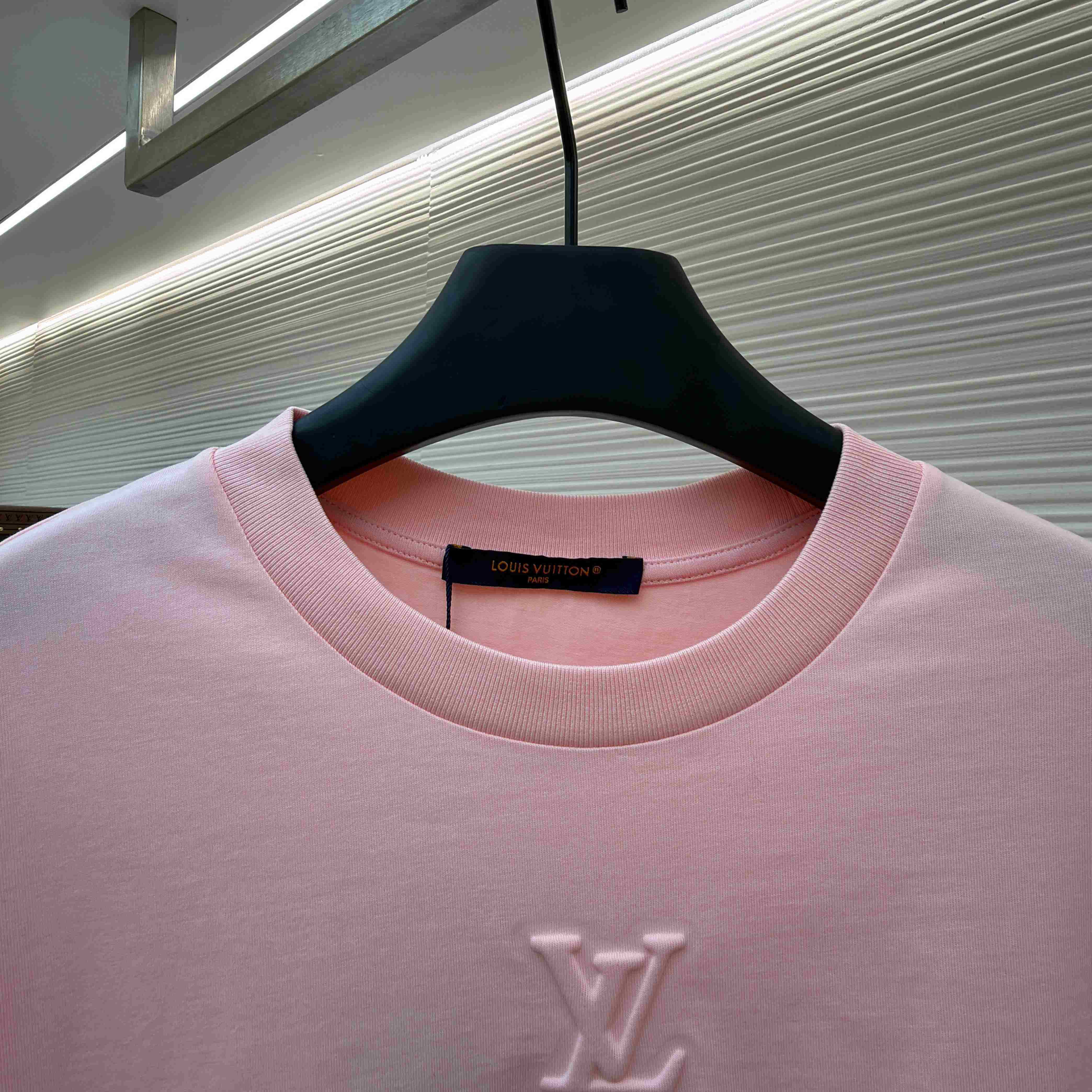 Louis Vuitton Embossed LV T-Shirt   1AJDUU - FashionPlug
