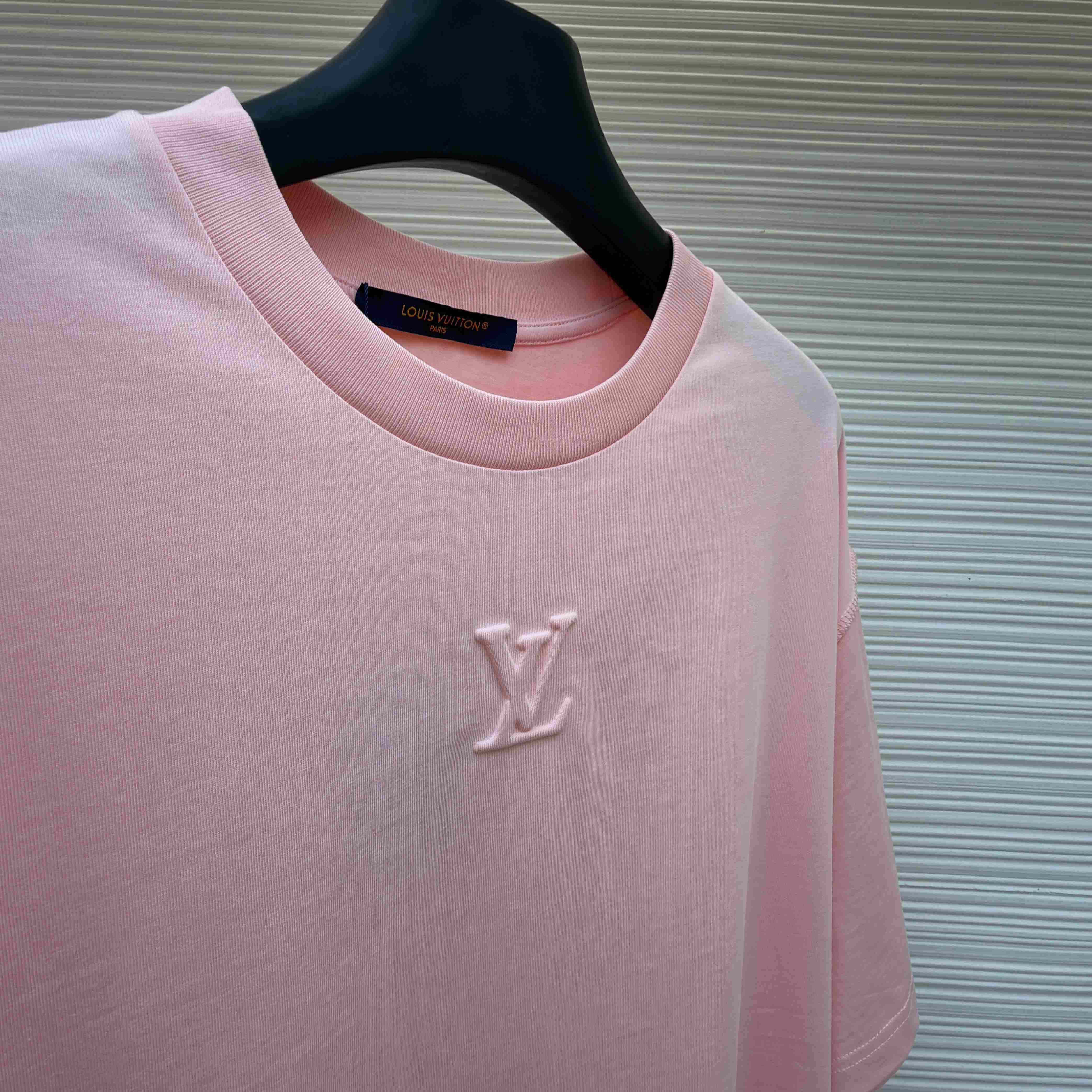 Louis Vuitton Embossed LV T-Shirt   1AJDUU - FashionPlug