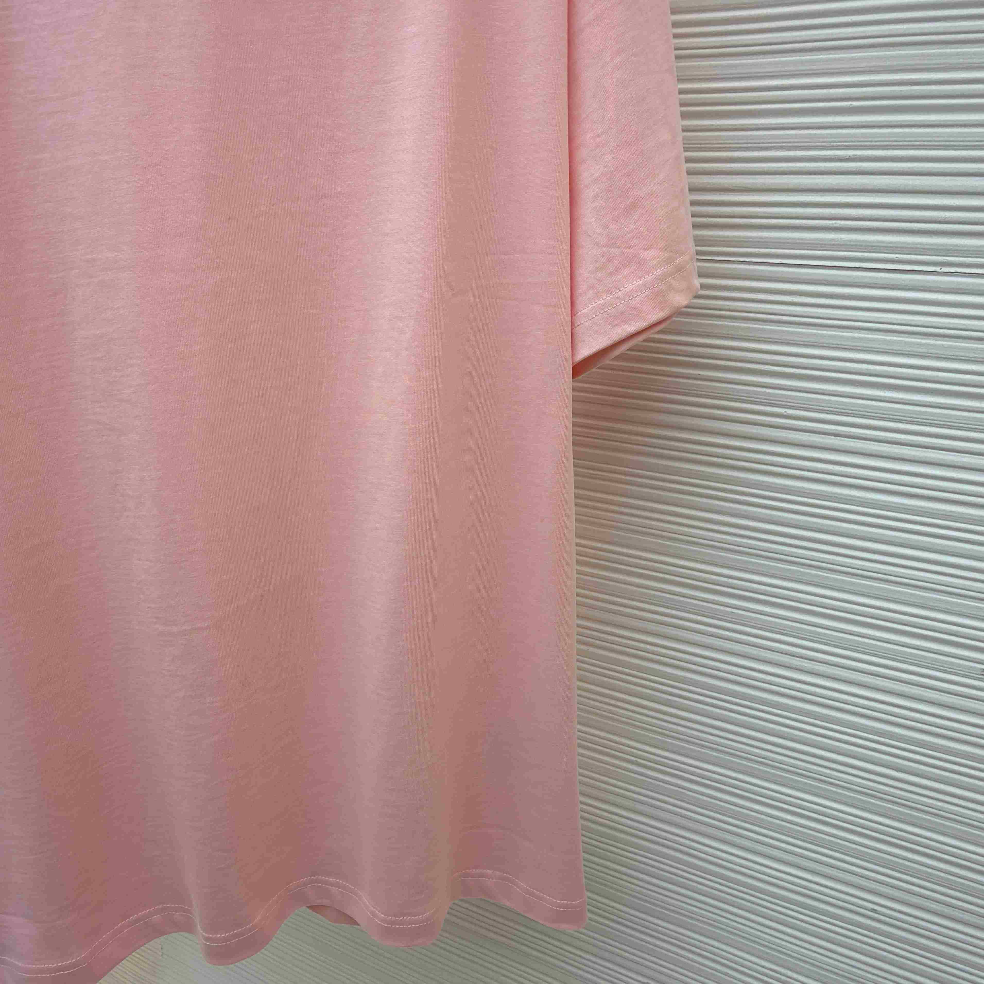 Louis Vuitton Embossed LV T-Shirt   1AJDUU - FashionPlug