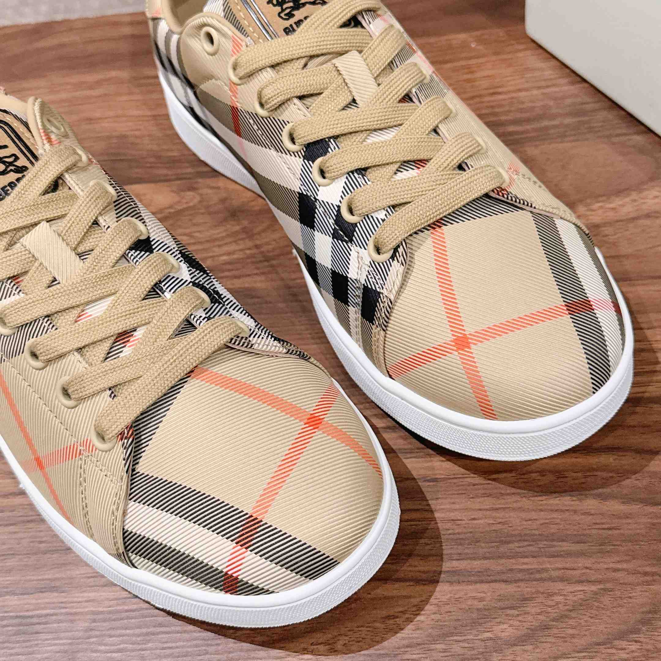 Burberry Check Set Sneakers - FashionPlug