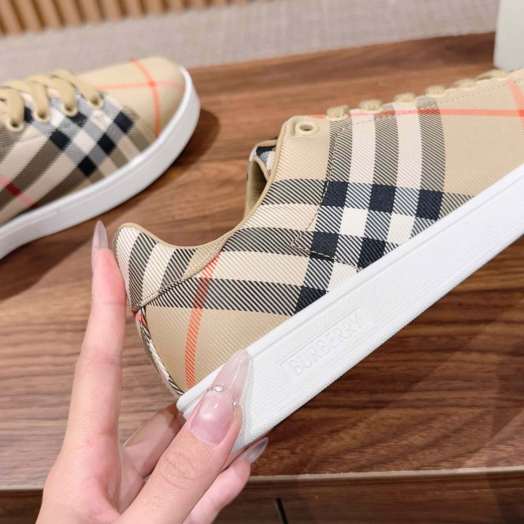 Burberry Check Set Sneakers - FashionPlug