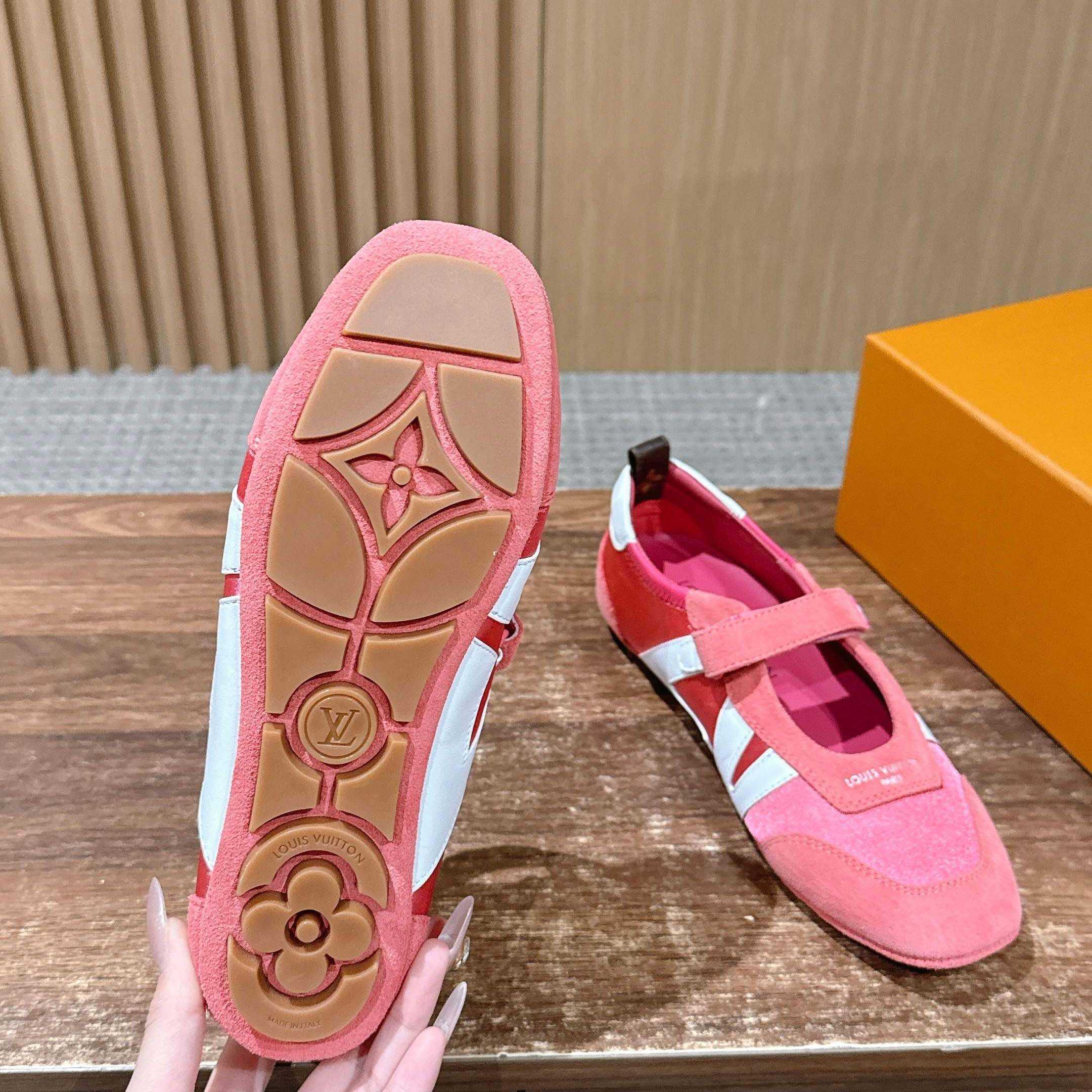 Louis Vuitton LV Sneakerina Mary Jane   1AJOZK - FashionPlug