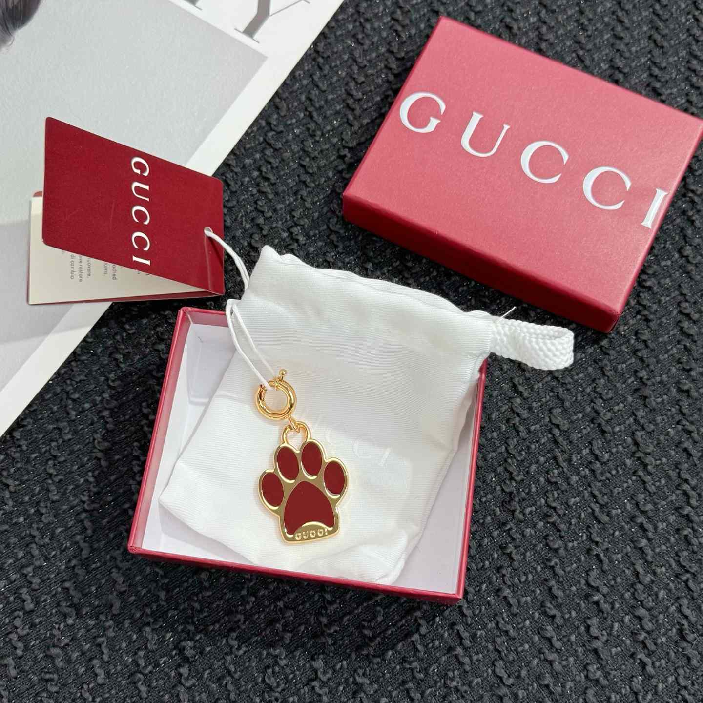 Gucci Paw-shaped Charm - FashionPlug