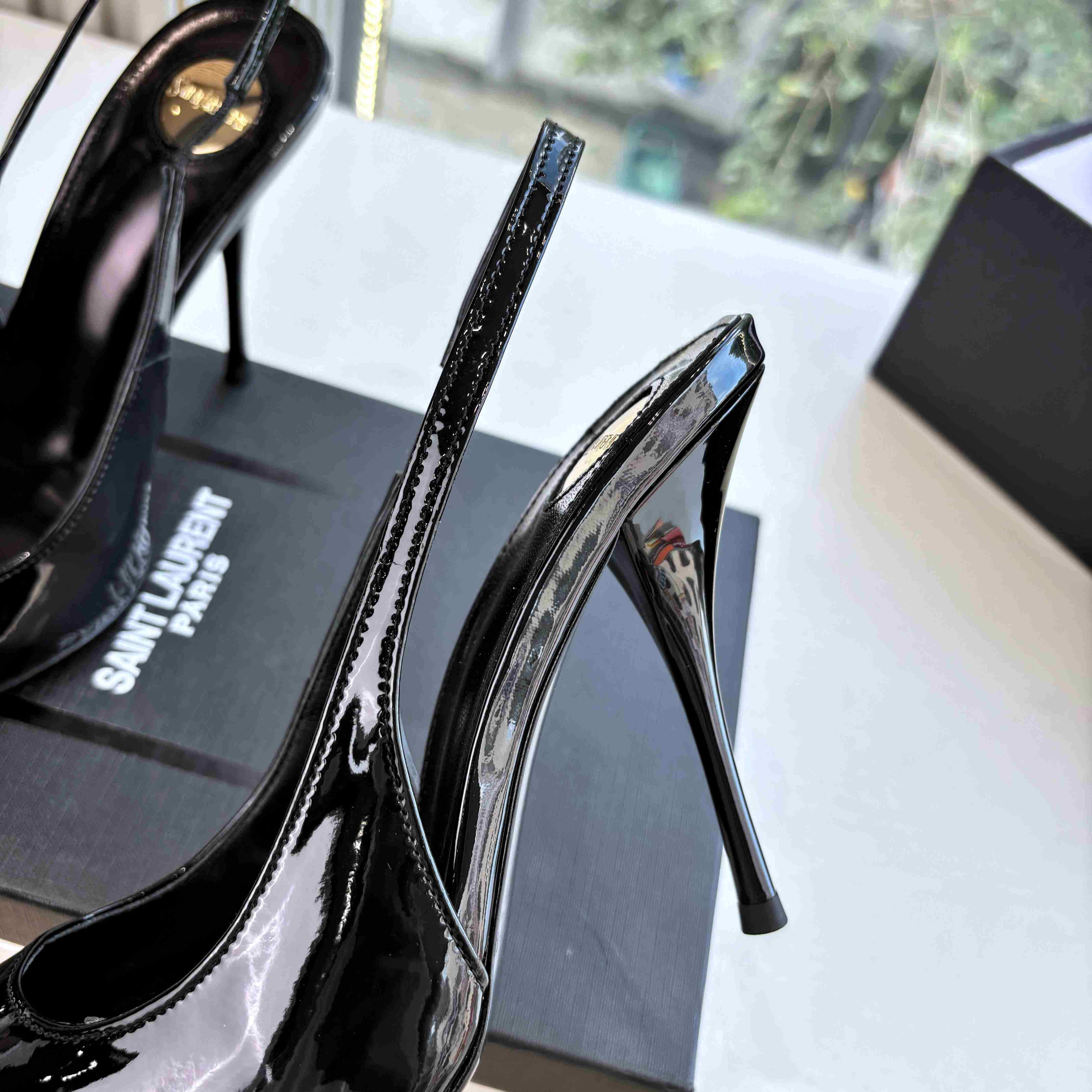 Saint Laurent GUERMANTES Slingback Pumps In Patent Leather - FashionPlug