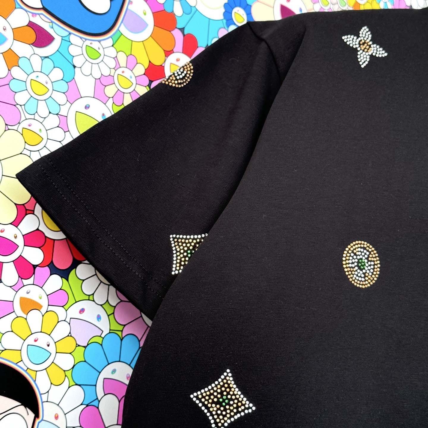  Louis Vuitton Embellished Short-Sleeved Crewneck   1AJR09 - FashionPlug