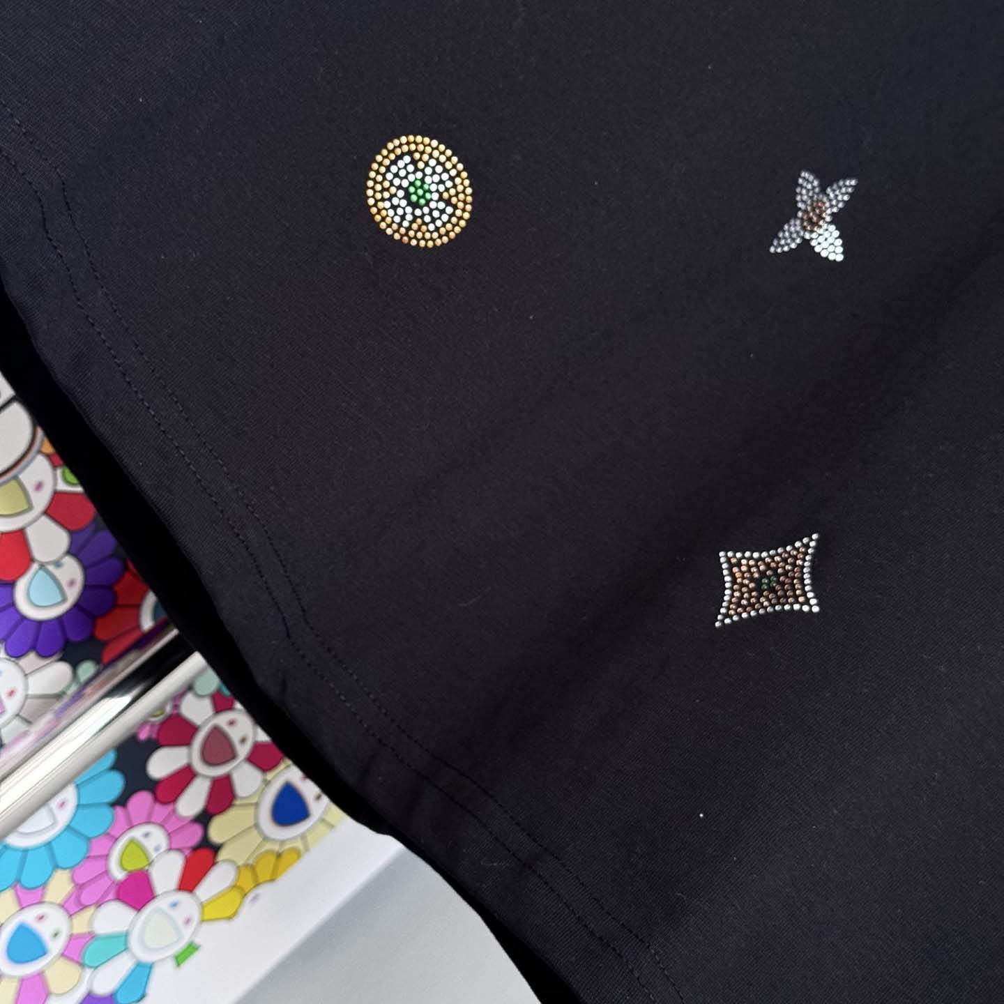  Louis Vuitton Embellished Short-Sleeved Crewneck   1AJR09 - FashionPlug