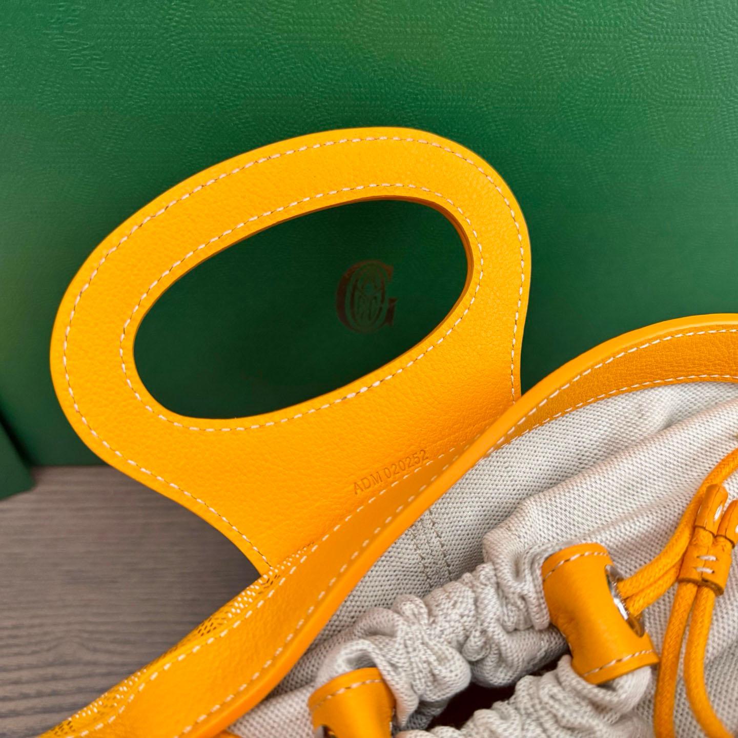 Goyard Beluga Mini Bag - FashionPlug