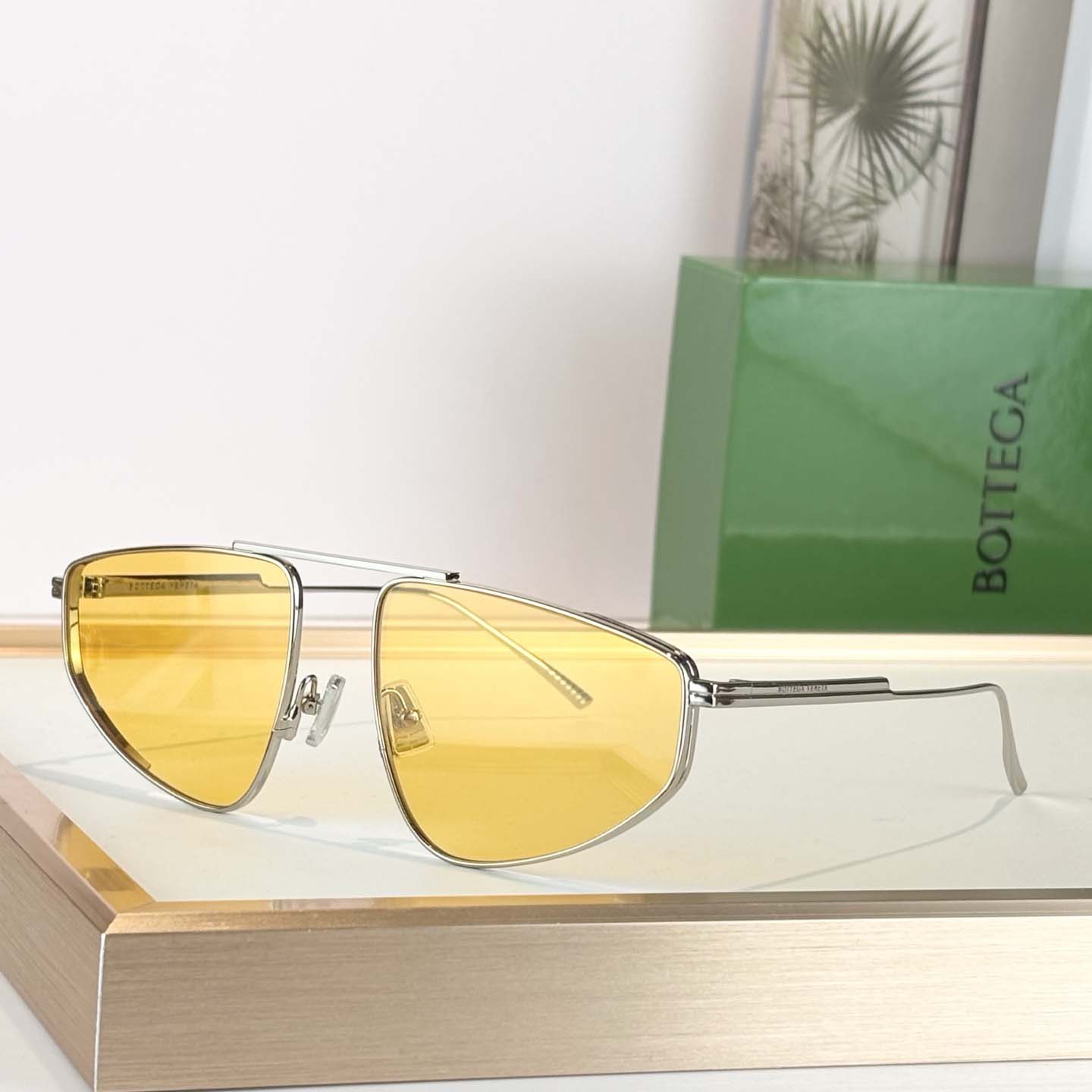 Bottega Veneta Classic Aviator Sunglasses   BV1466S - FashionPlug