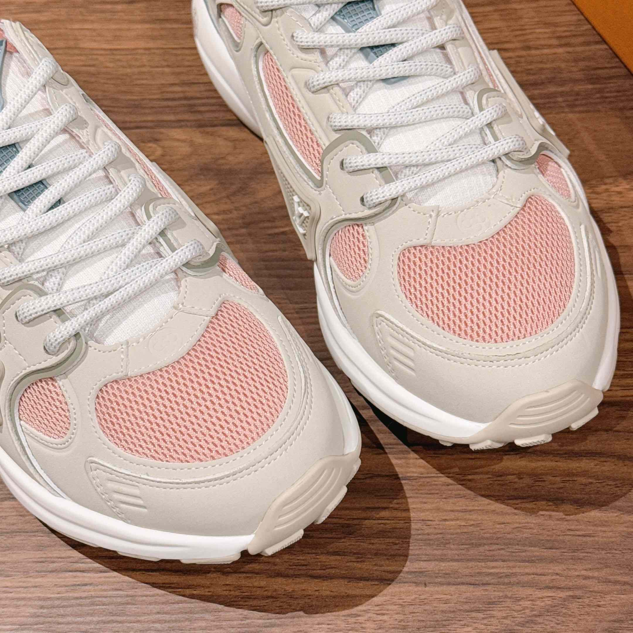 Louis Vuitton LV Olympia Sneaker 1AIVRN - FashionPlug