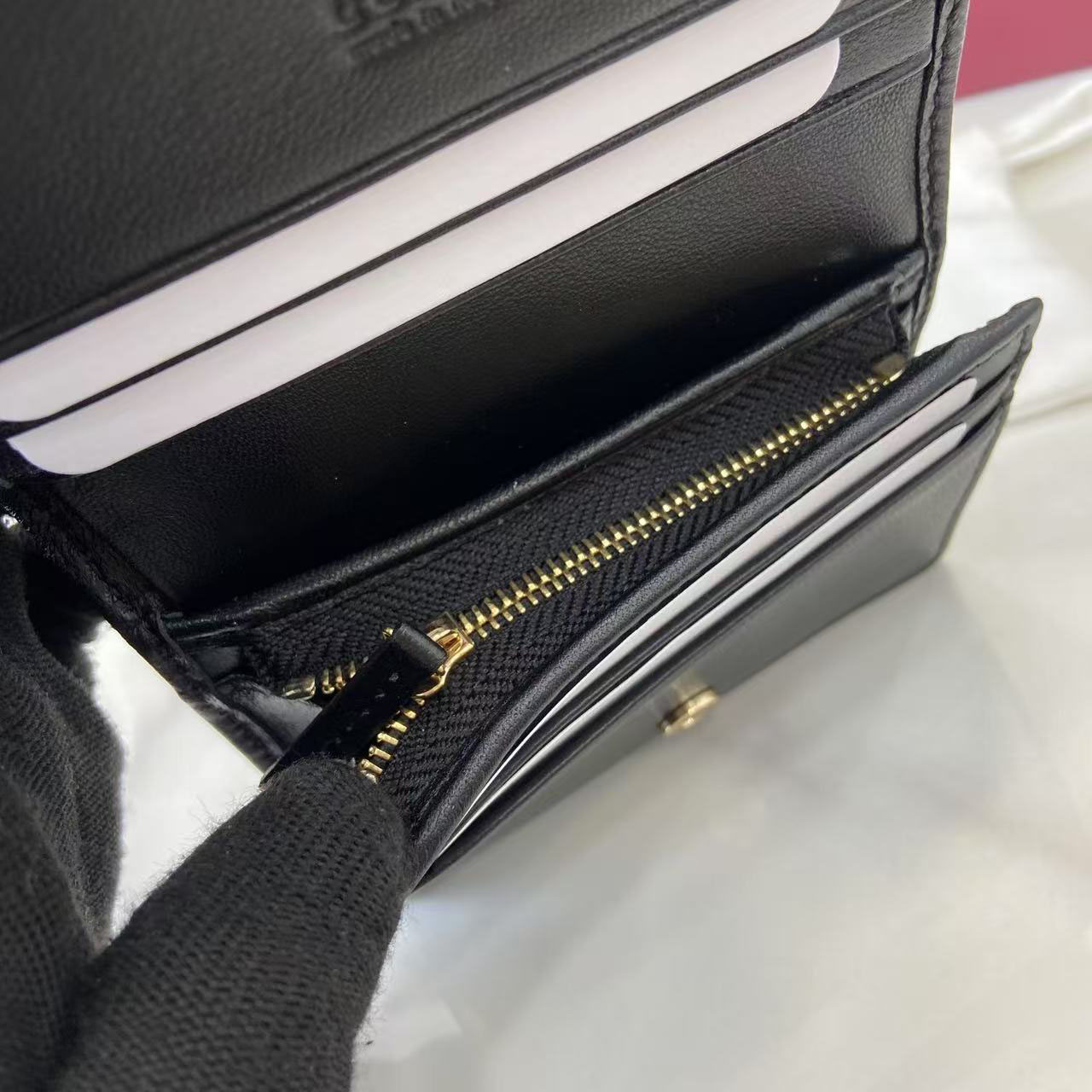 Gucci GG Marmont Card Case Wallet 466492 - FashionPlug
