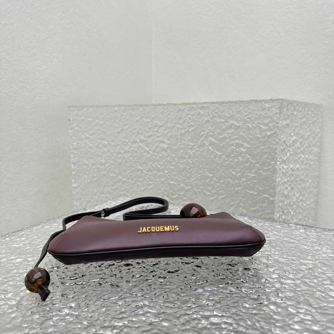 Jacquemus The Bisou Perle - FashionPlug