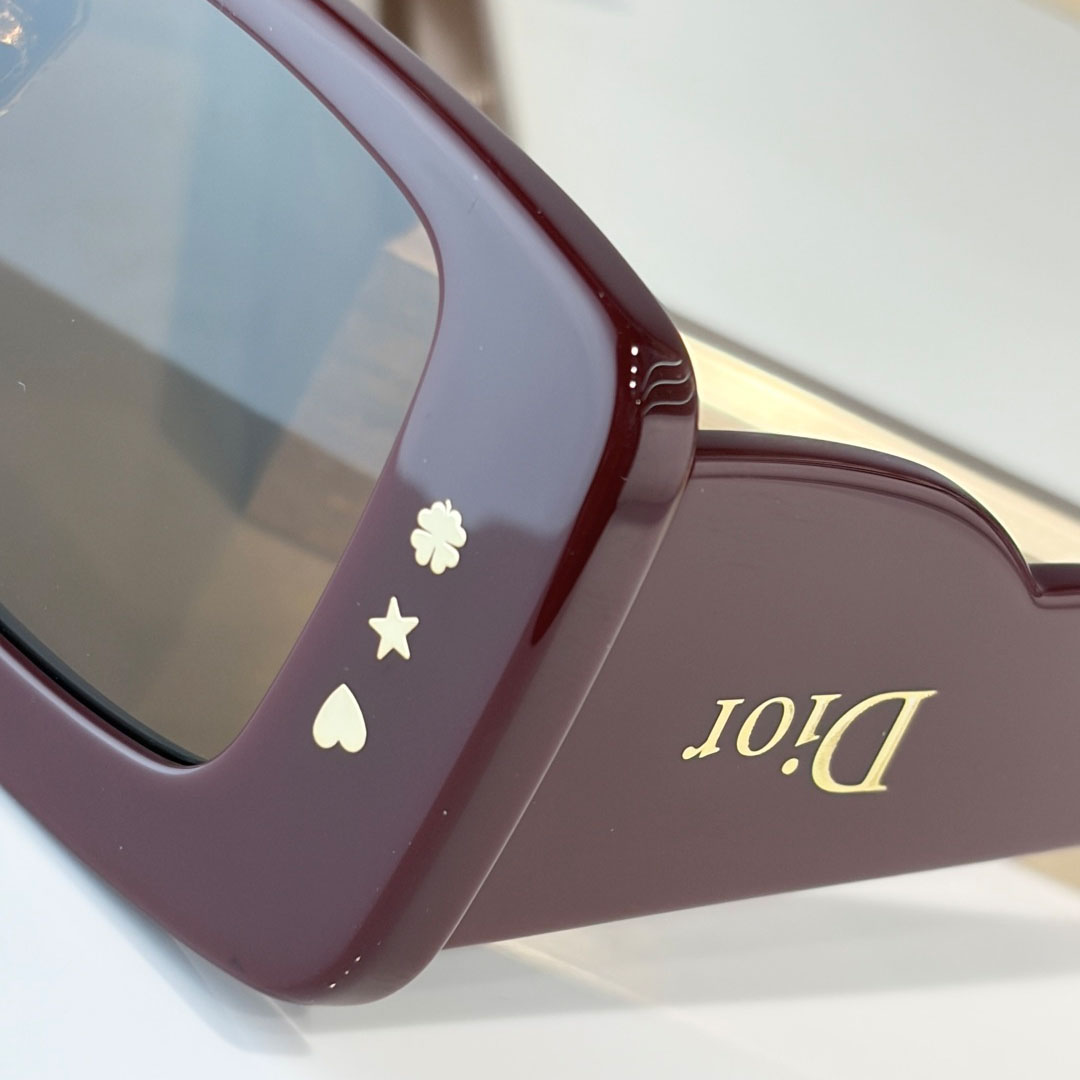 Dior LuckyCharms S1F - FashionPlug