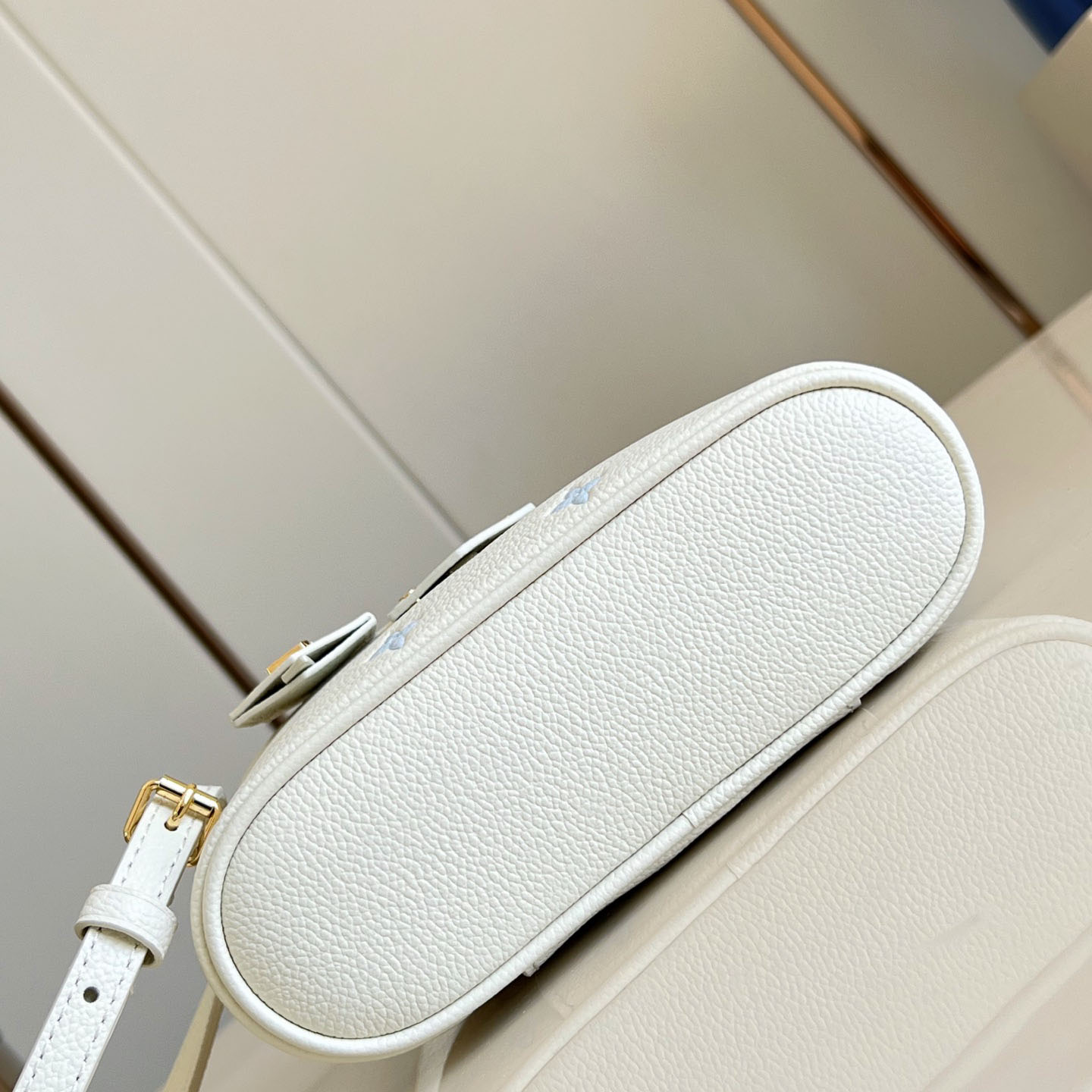 Louis Vuitton Vanity Chain Pouch M27744 - FashionPlug