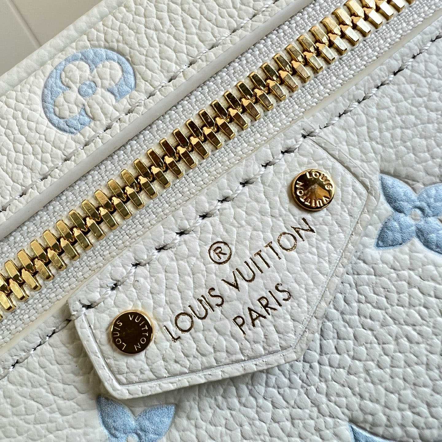 Louis Vuitton Vanity Chain Pouch M27744 - FashionPlug