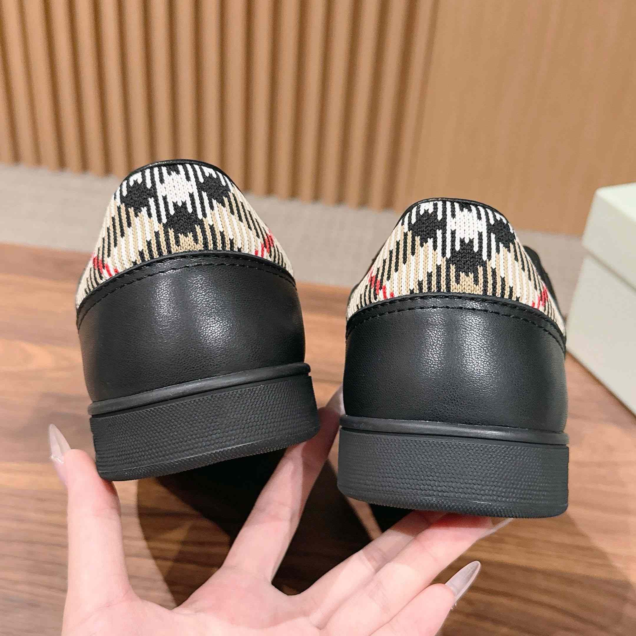 Burberry Leather Set Sneakers​ - FashionPlug