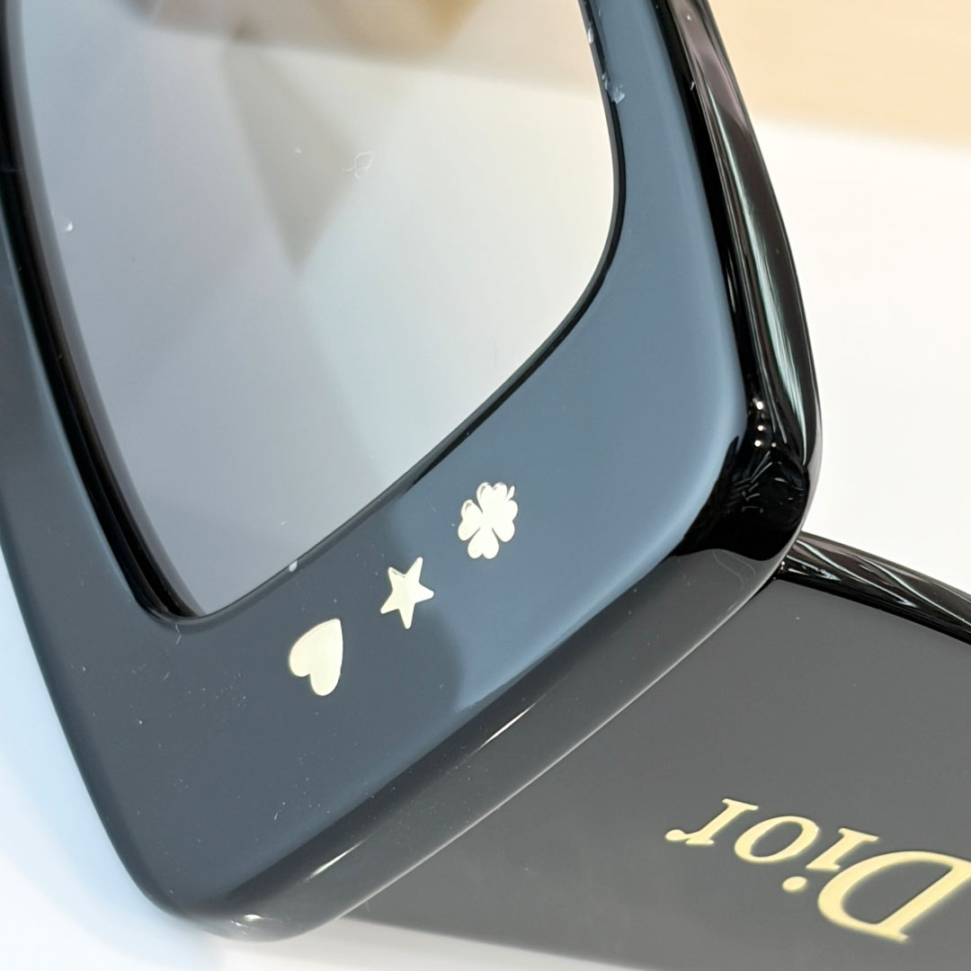 Dior LuckyCharms S1F - FashionPlug