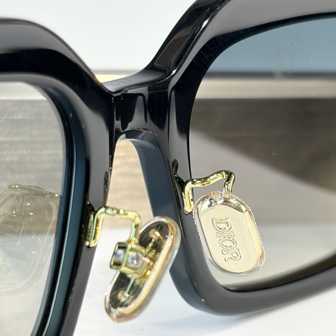 Dior LuckyCharms S1F - FashionPlug