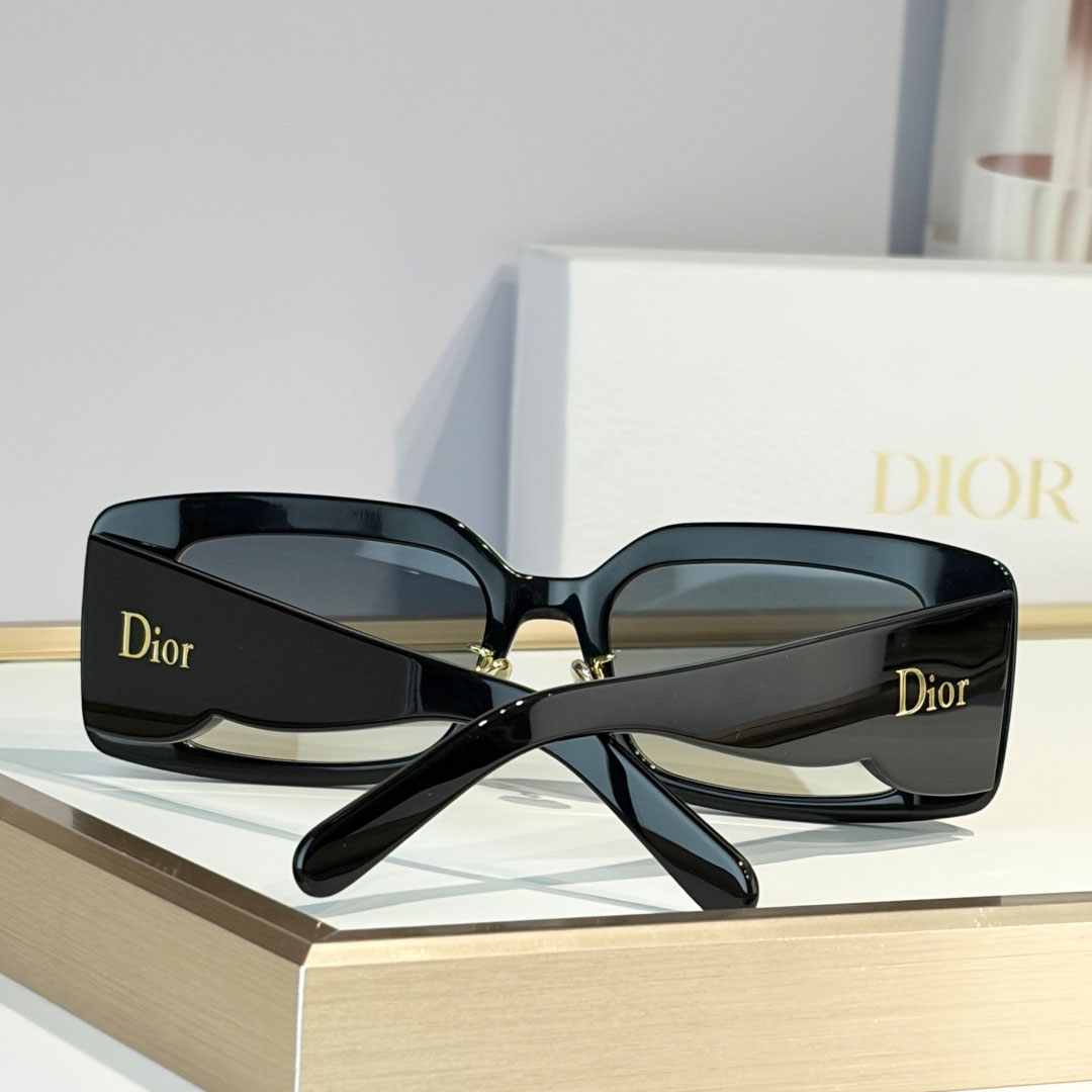 Dior LuckyCharms S1F - FashionPlug