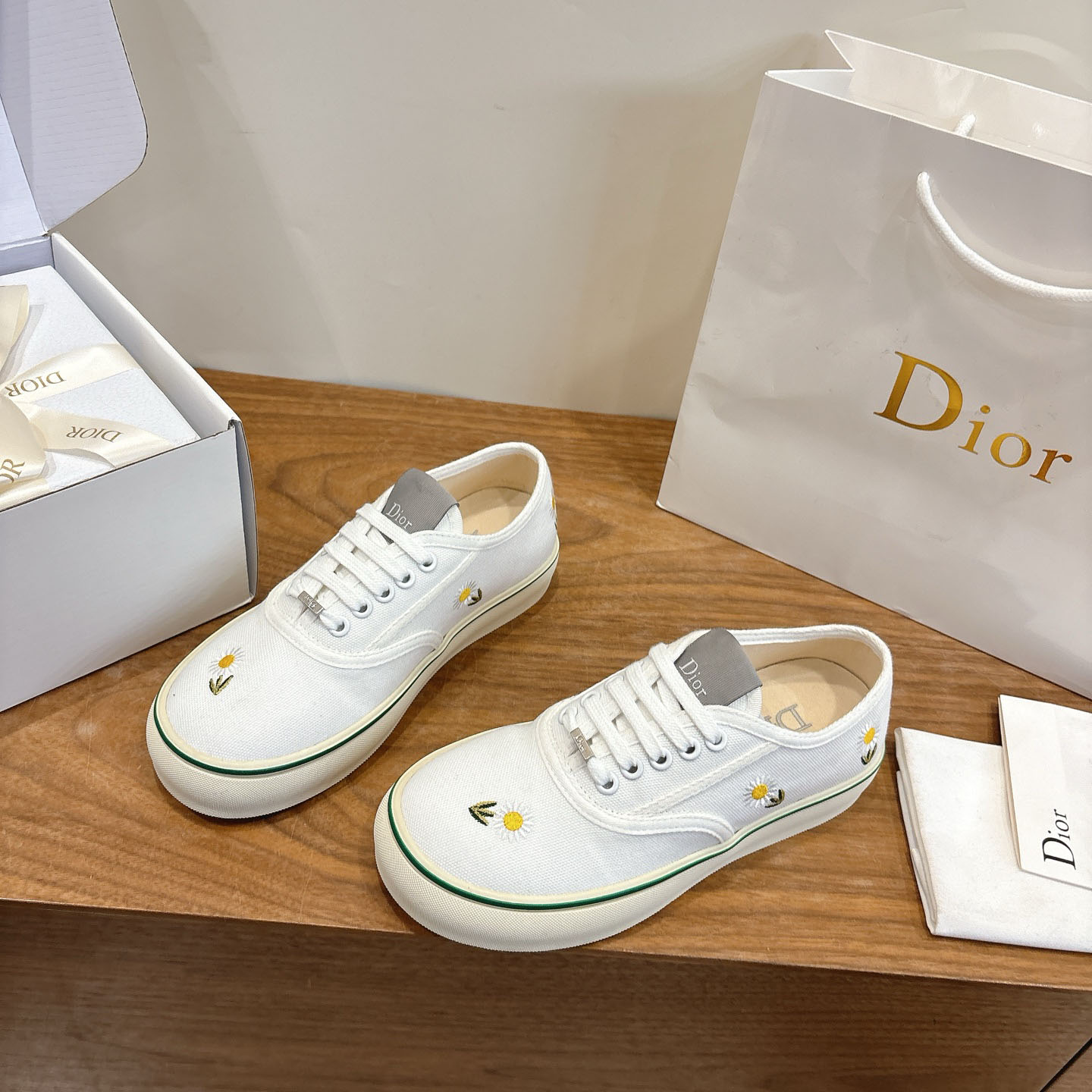 Dior Saltwind Sneaker - FashionPlug