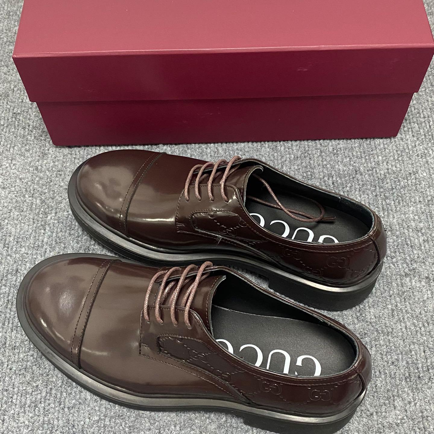 Gucci Men's Lace-up Shoe With GG Detail - FashionPlug