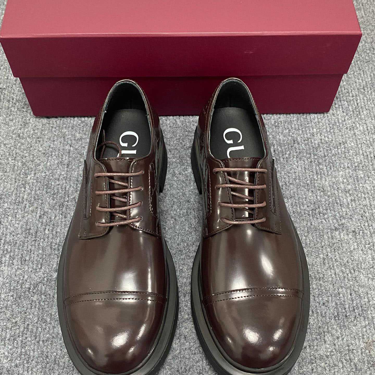 Gucci Men's Lace-up Shoe With GG Detail - FashionPlug