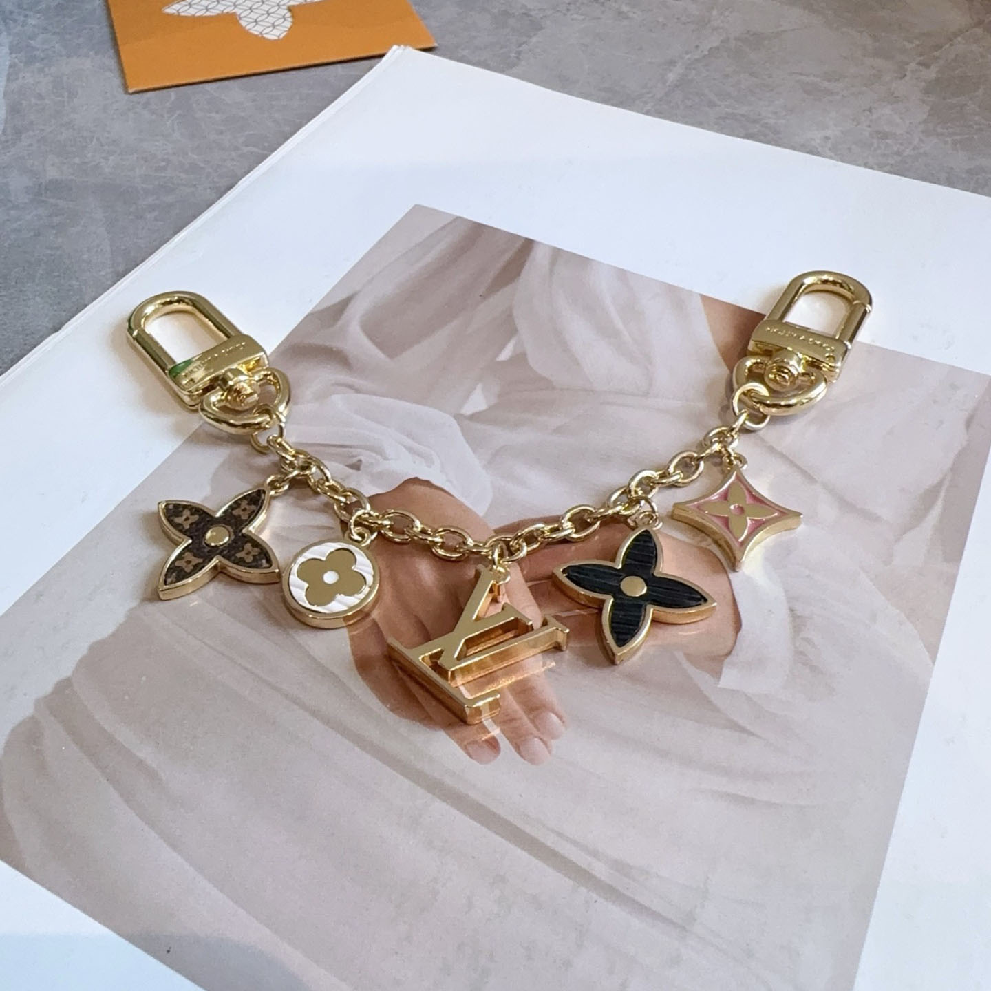 Louis Vuitton Spring Street Chain Bag Charm M01188 - FashionPlug