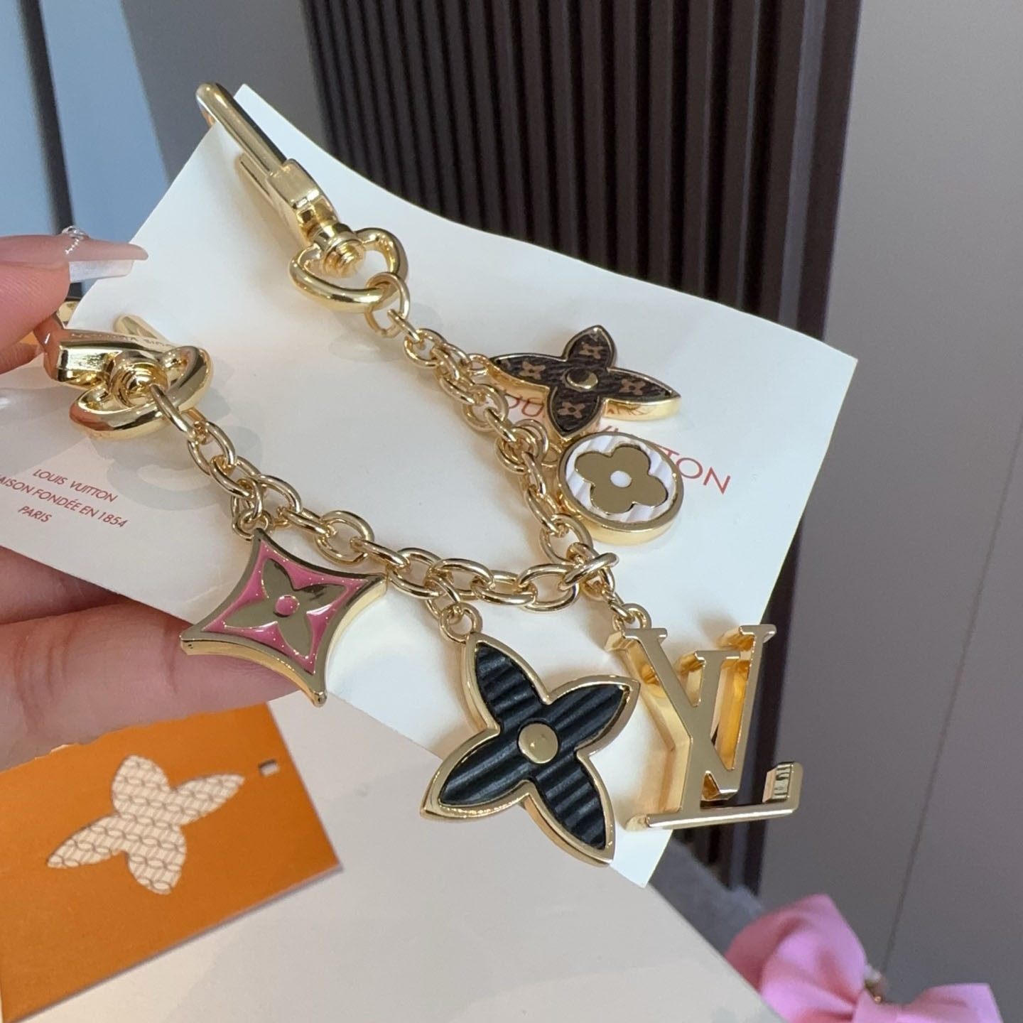Louis Vuitton Spring Street Chain Bag Charm M01188 - FashionPlug