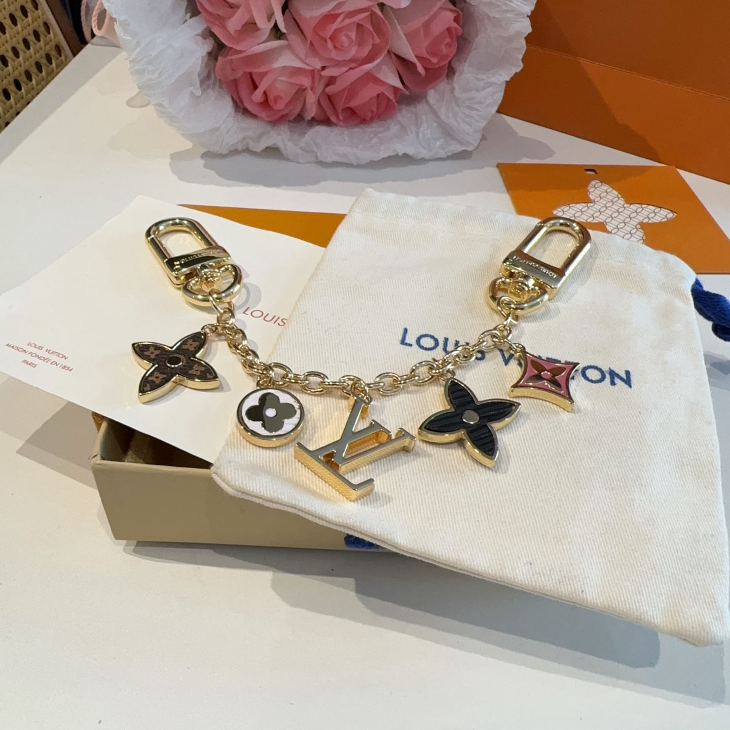 Louis Vuitton Spring Street Chain Bag Charm M01188 - FashionPlug