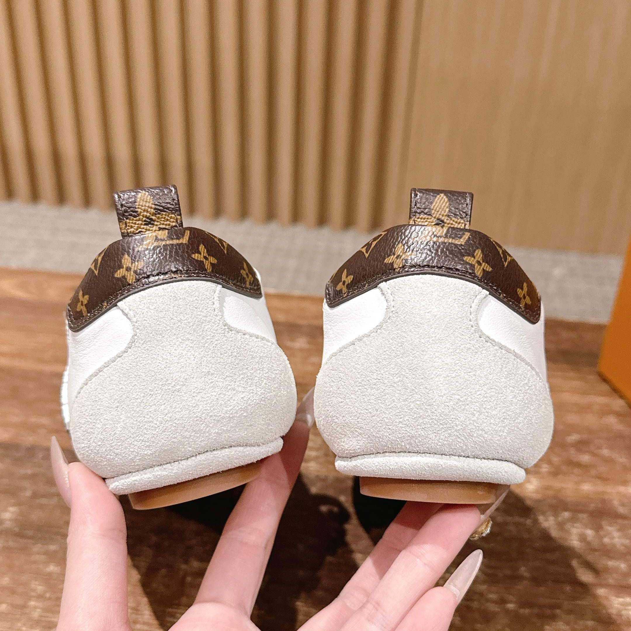 Louis Vuitton LV Sneakerina Mary Jane   1AJPF4 - FashionPlug