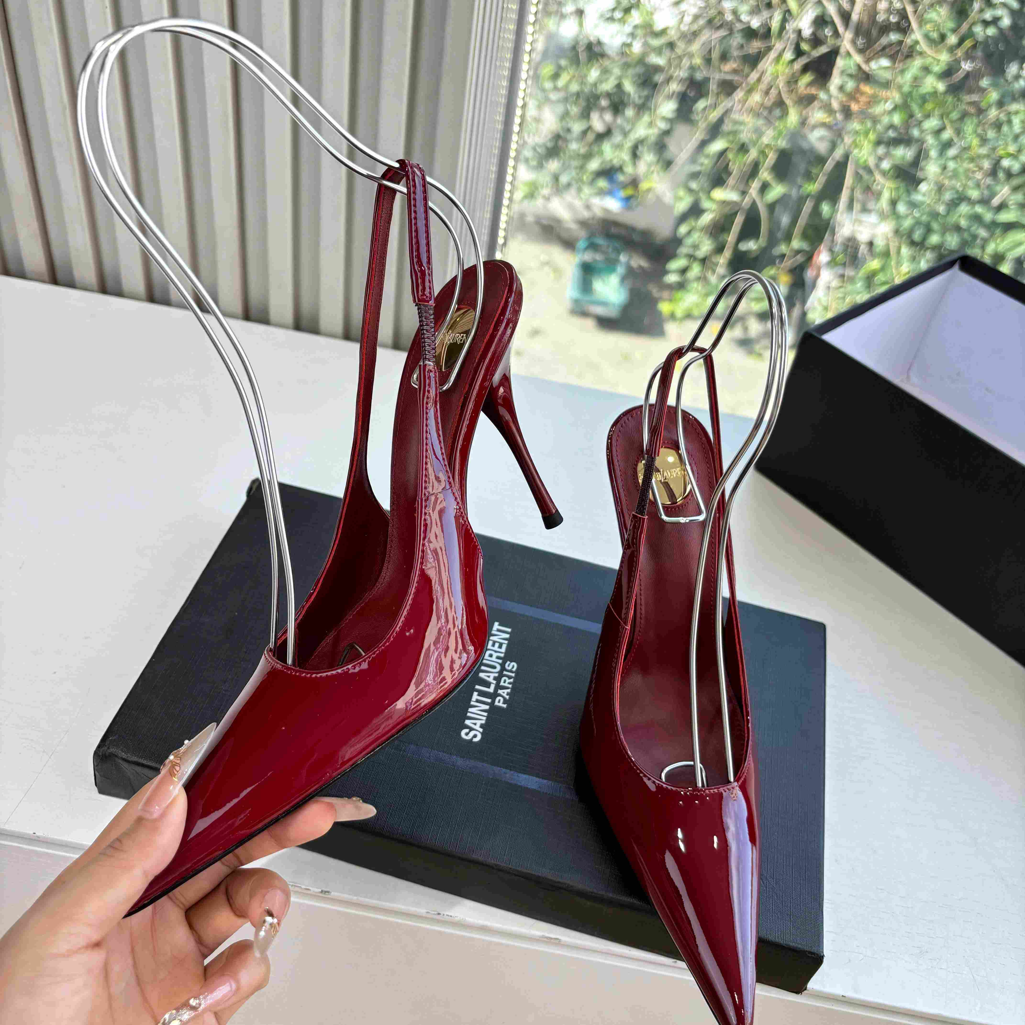 Saint Laurent GUERMANTES Slingback Pumps In Patent Leather - FashionPlug