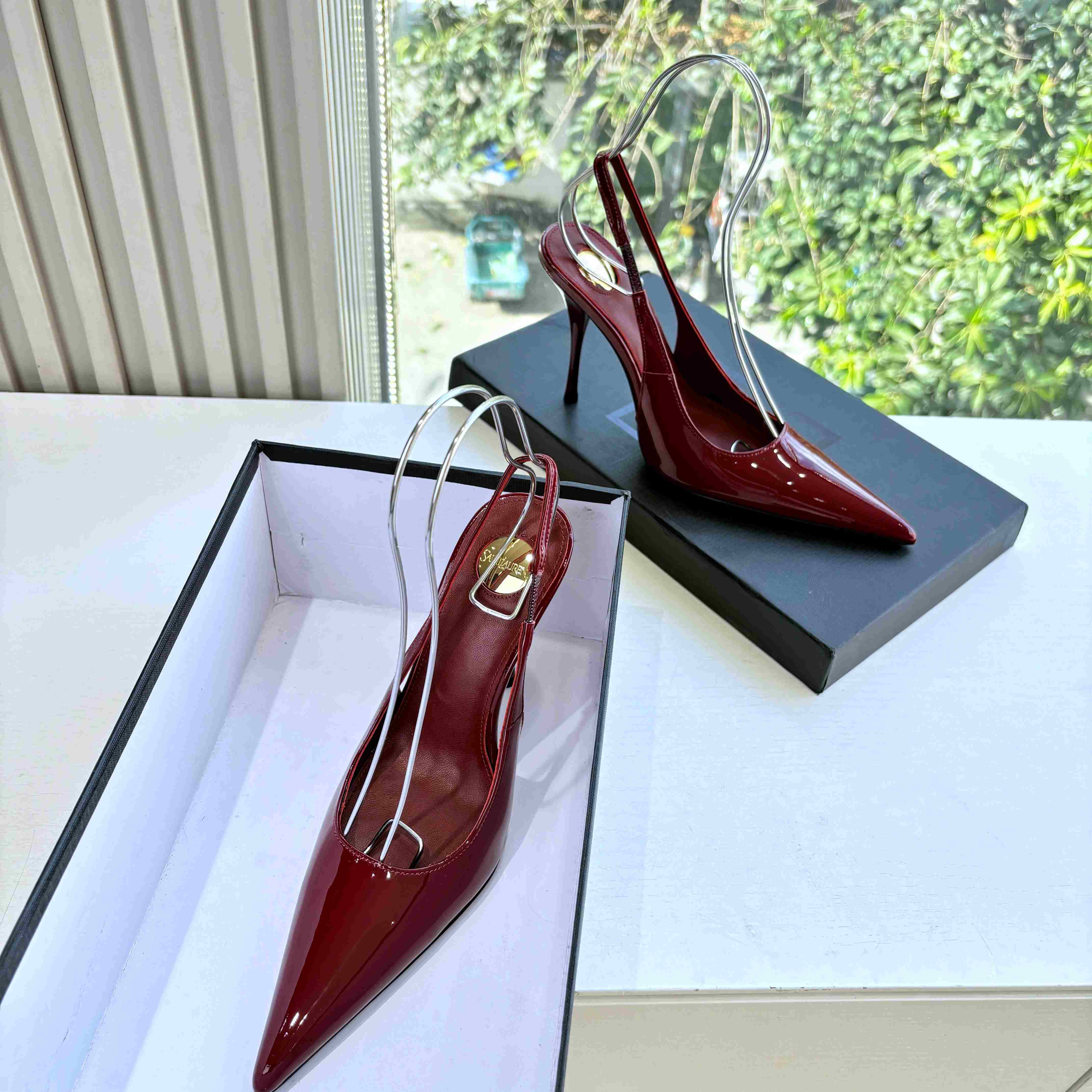 Saint Laurent GUERMANTES Slingback Pumps In Patent Leather - FashionPlug