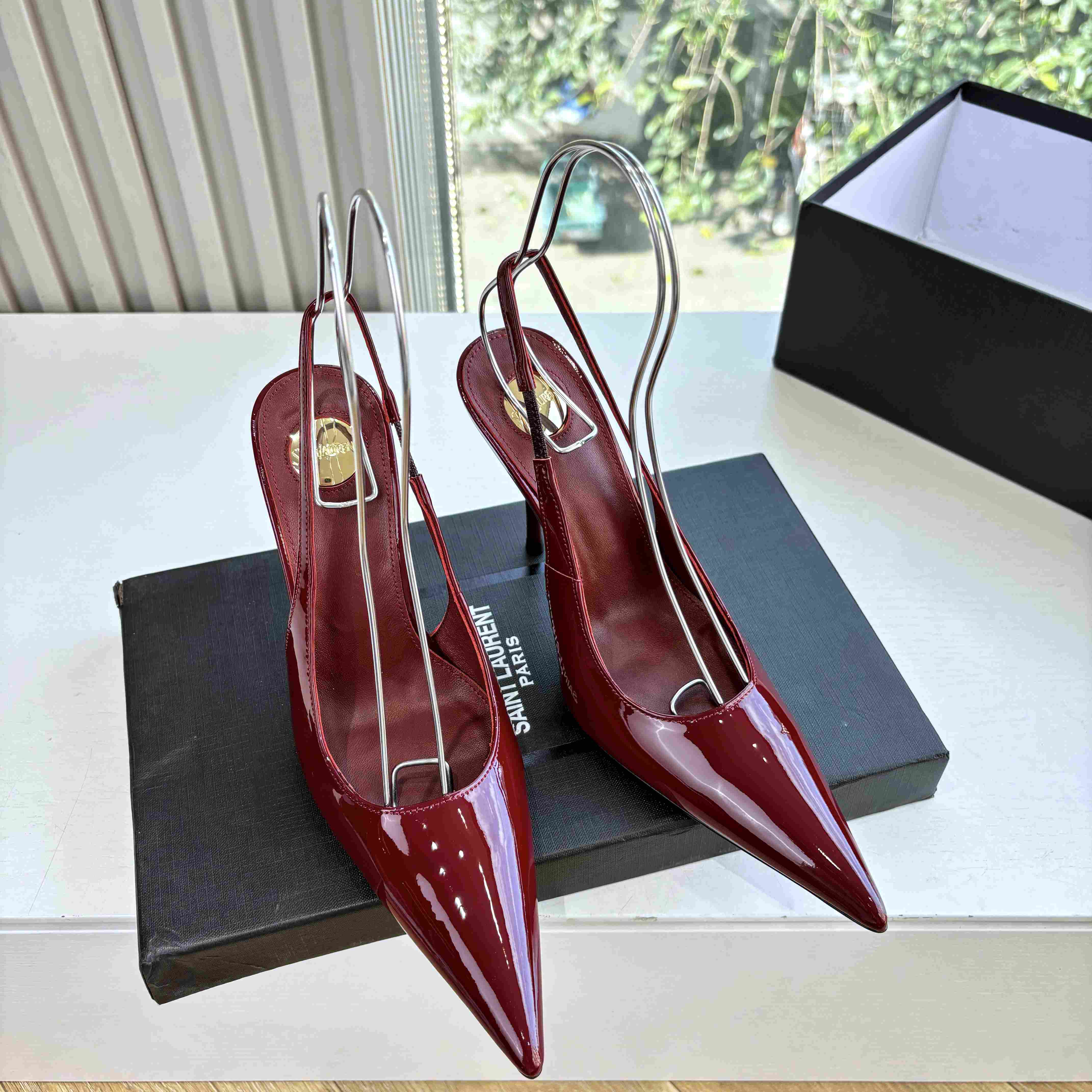 Saint Laurent GUERMANTES Slingback Pumps In Patent Leather - FashionPlug