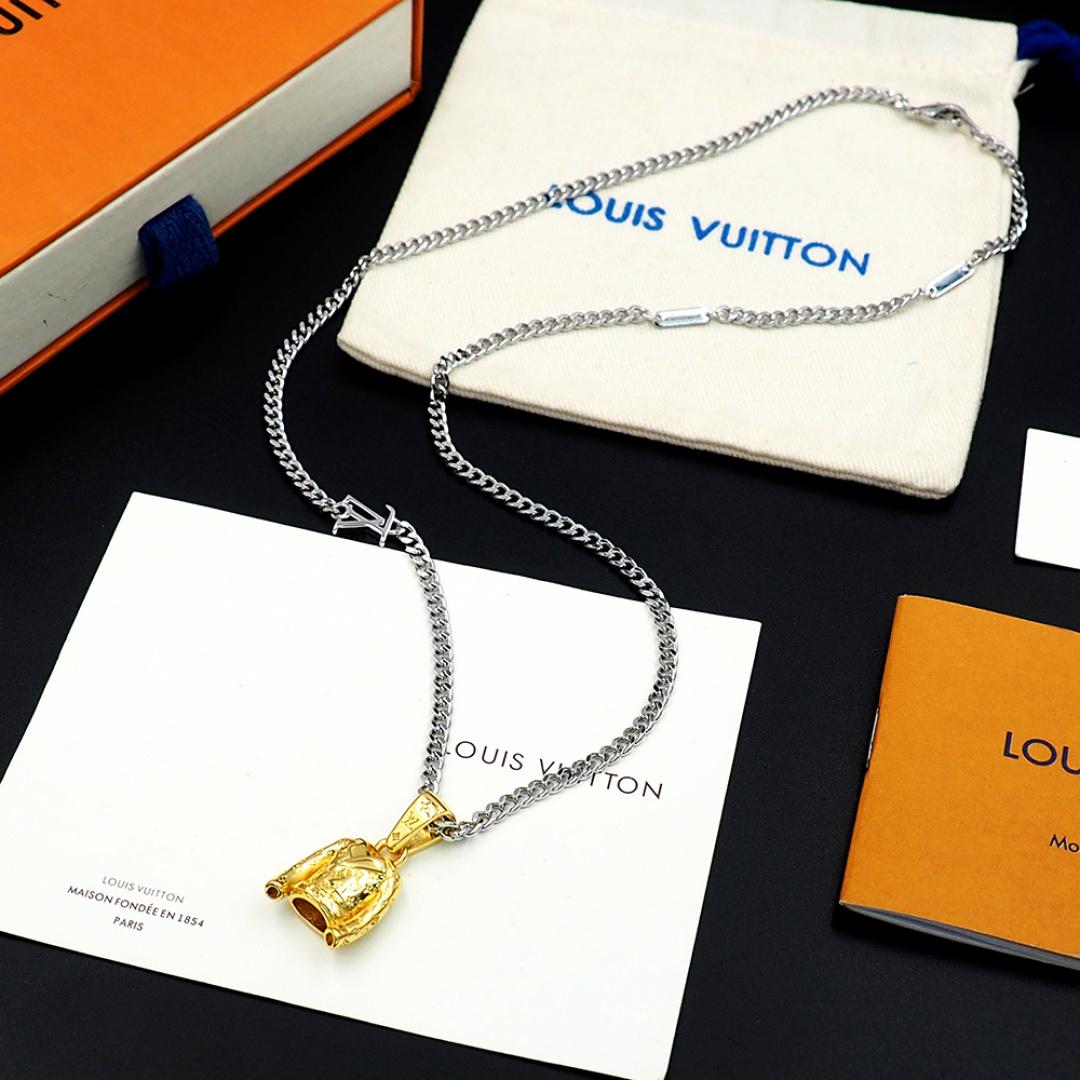 Louis Vuitton LV Jacket Charm  M03076 - FashionPlug