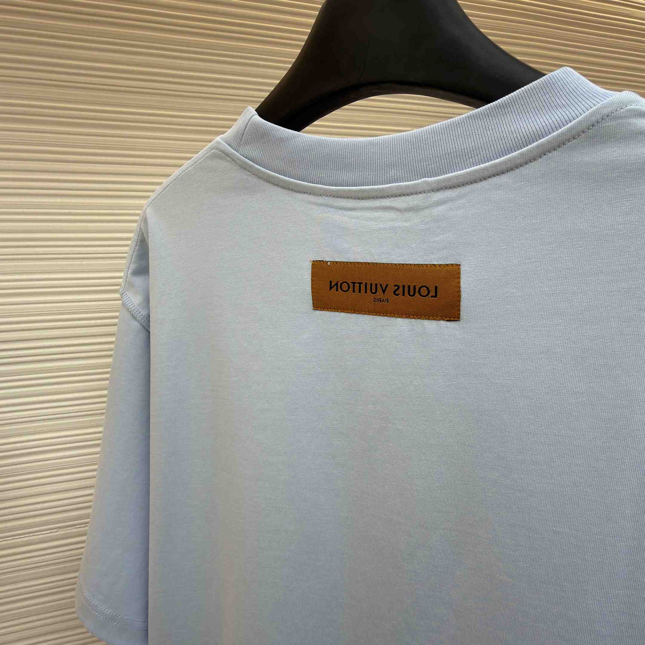 Louis Vuitton Embossed LV T-Shirt   1AJAYF - FashionPlug