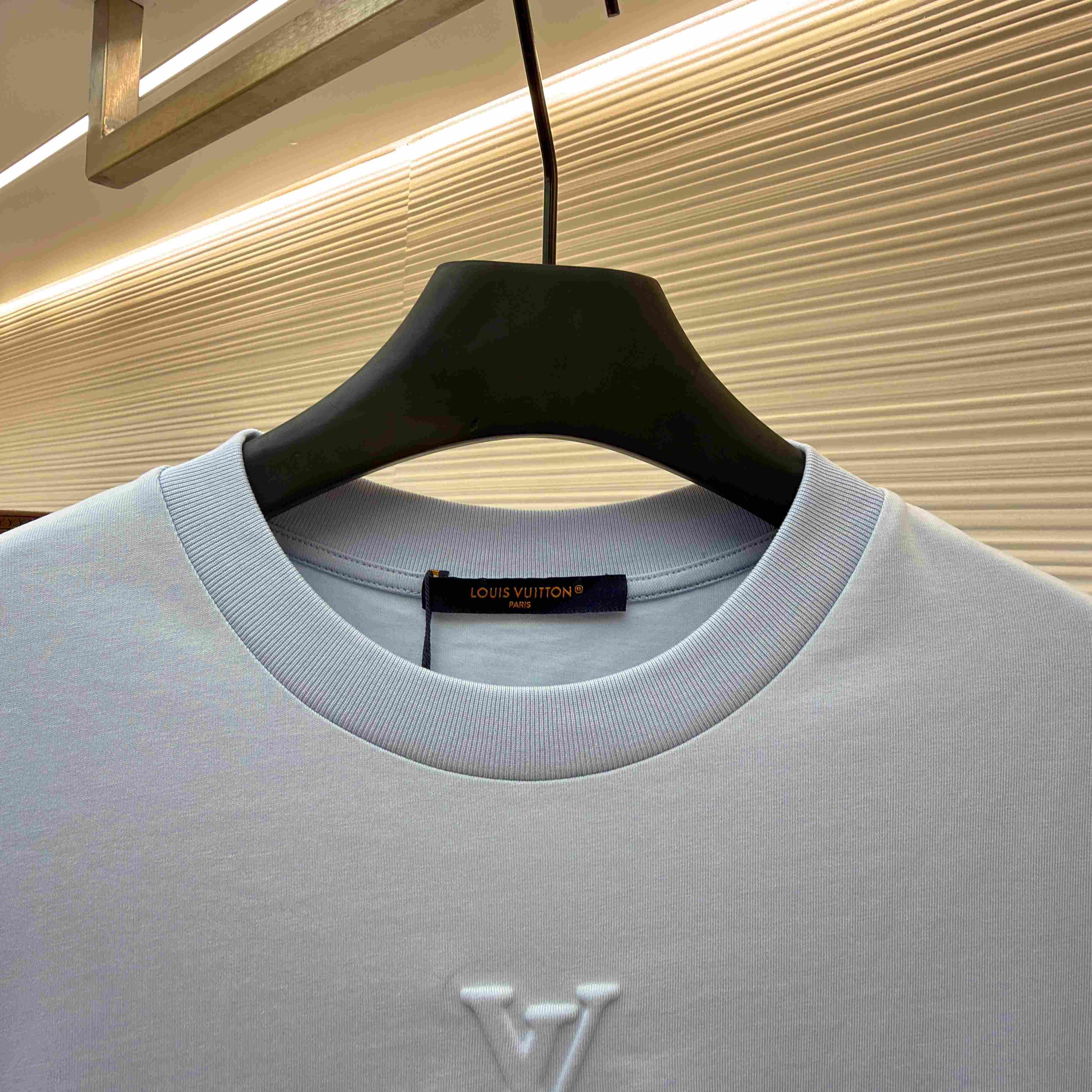 Louis Vuitton Embossed LV T-Shirt   1AJAYF - FashionPlug