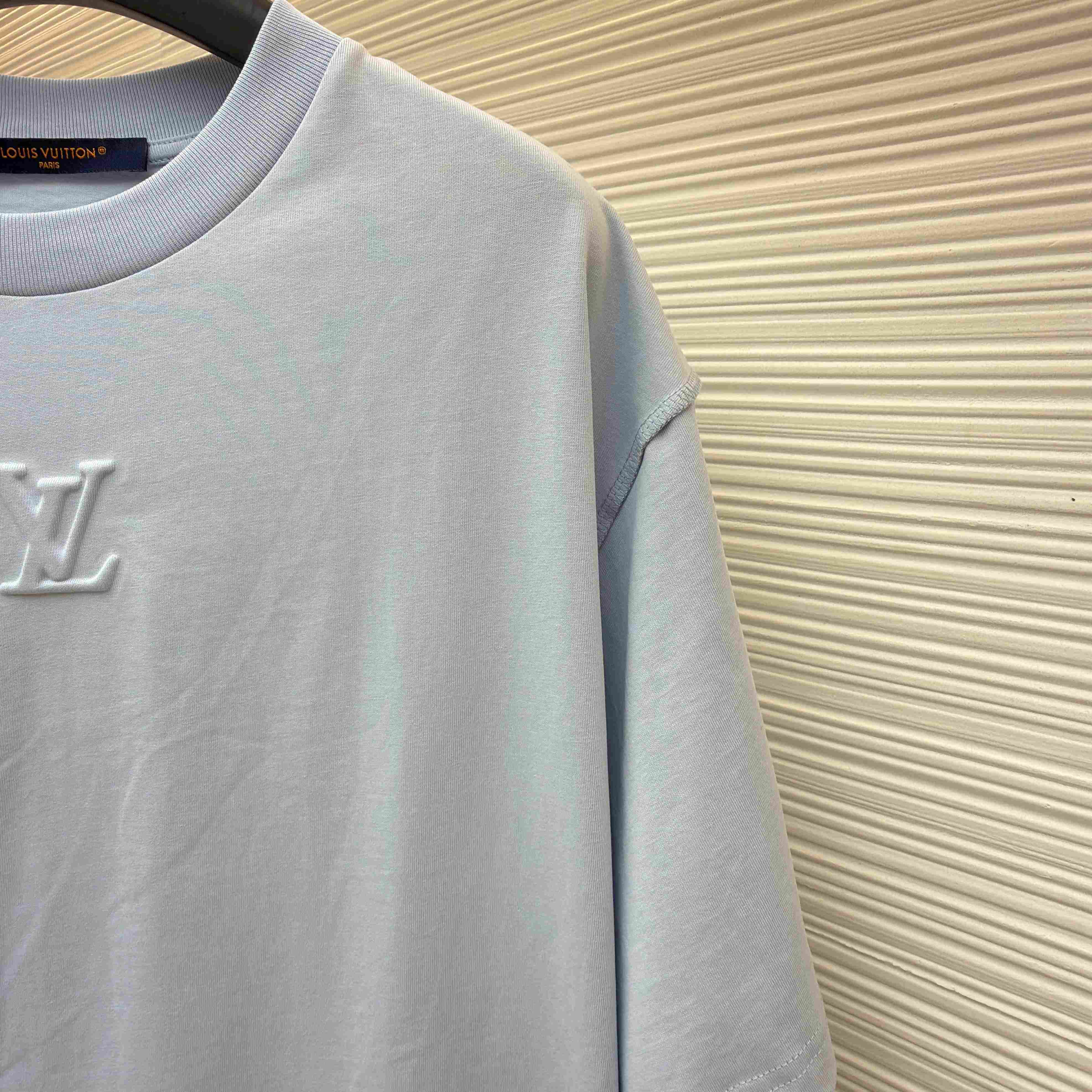 Louis Vuitton Embossed LV T-Shirt   1AJAYF - FashionPlug