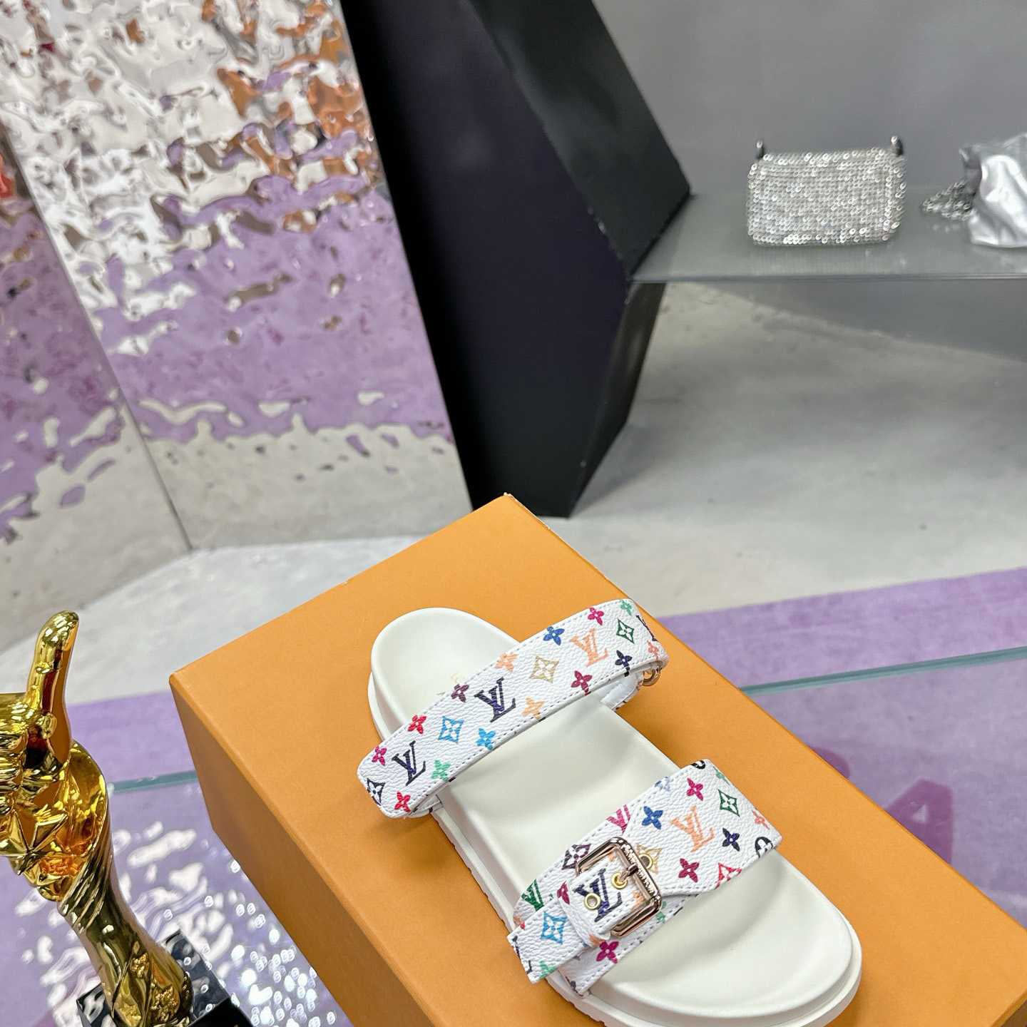 Louis Vuitton LV x TM Bom Dia Flat Comfort Mule 1AJLI7 - FashionPlug