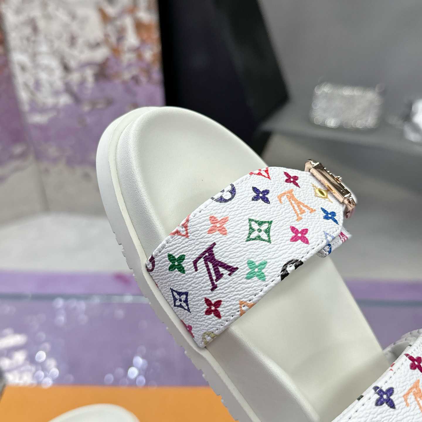 Louis Vuitton LV x TM Bom Dia Flat Comfort Mule 1AJLI7 - FashionPlug