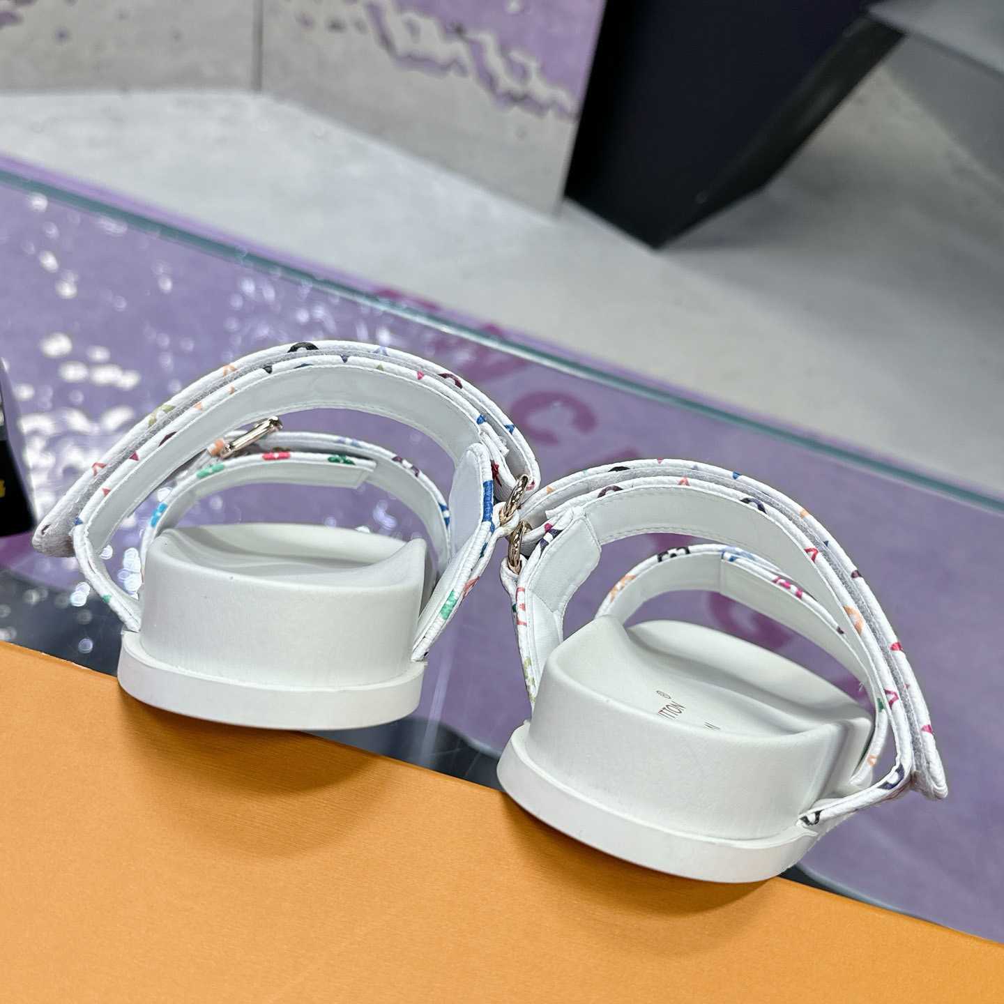 Louis Vuitton LV x TM Bom Dia Flat Comfort Mule 1AJLI7 - FashionPlug