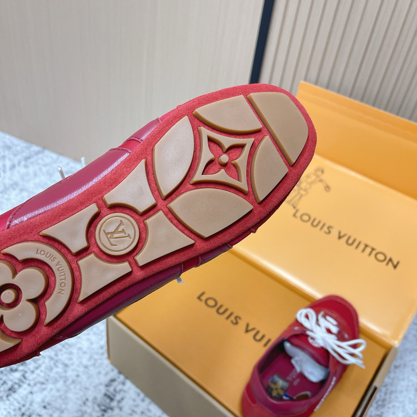 Louis Vuitton LV Sneakerina 1AIVJJ - FashionPlug