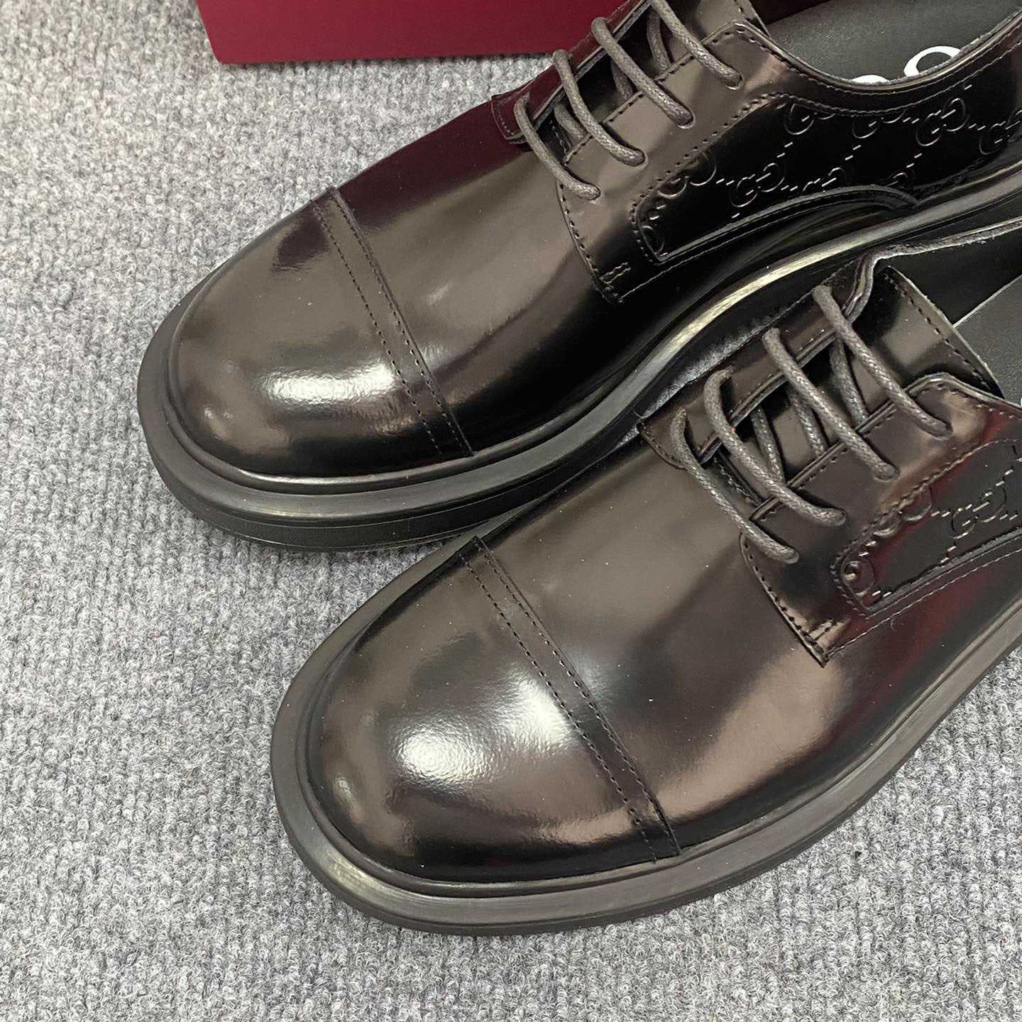 Gucci Men's Lace-up Shoe With GG Detail - FashionPlug