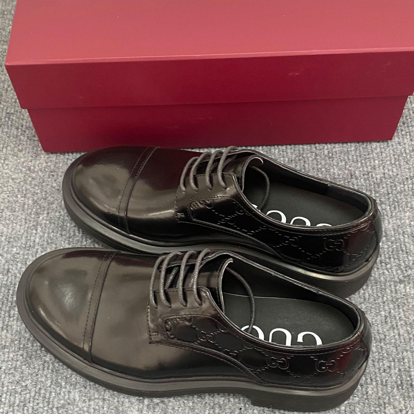 Gucci Men's Lace-up Shoe With GG Detail - FashionPlug