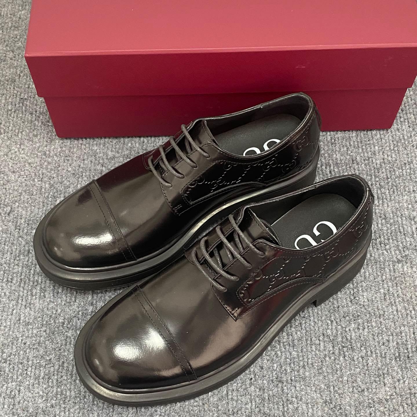 Gucci Men's Lace-up Shoe With GG Detail - FashionPlug