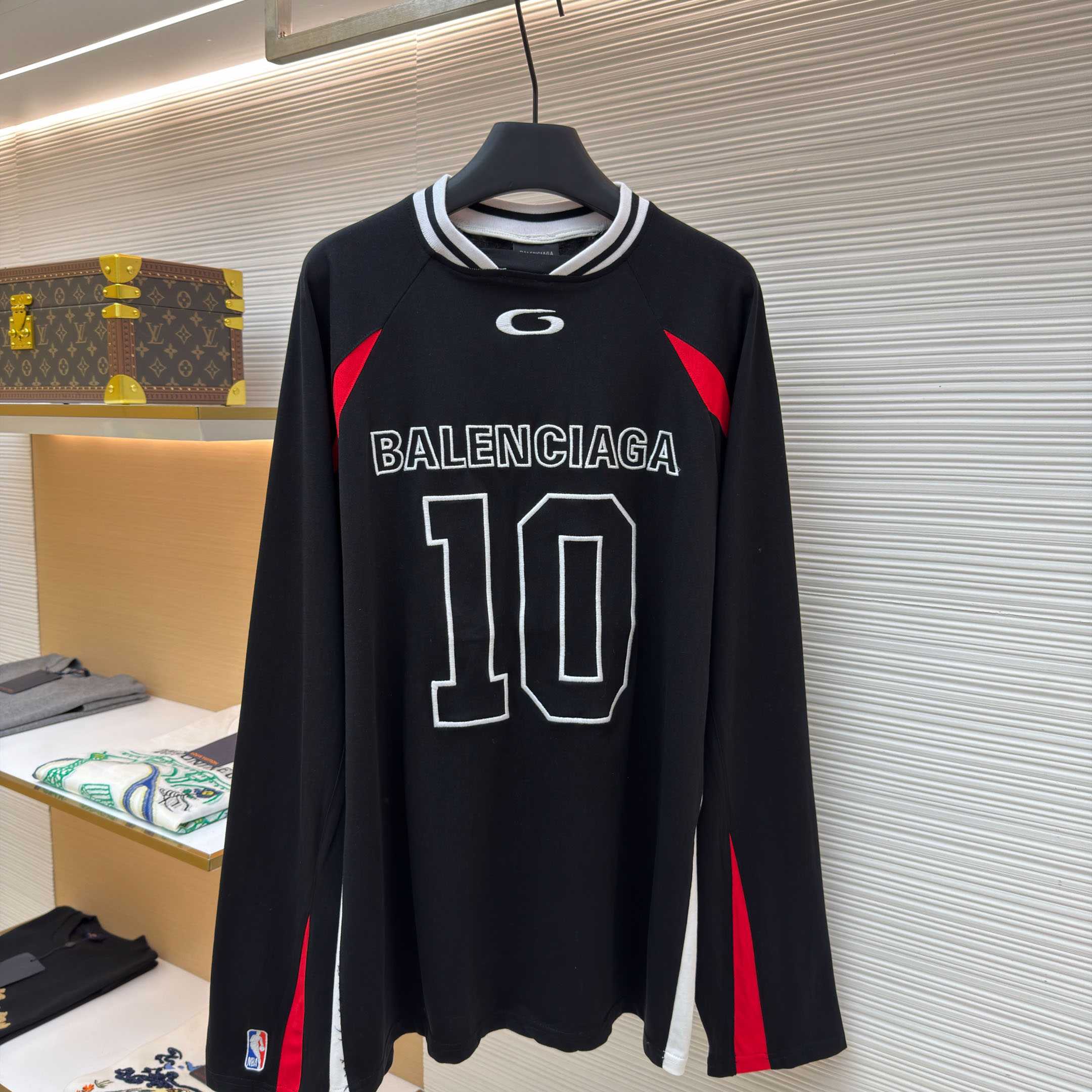 Balenciaga | Nba Collaboration Oversized Long Sleeve T-shirt In Black/Multicolor  - FashionPlug