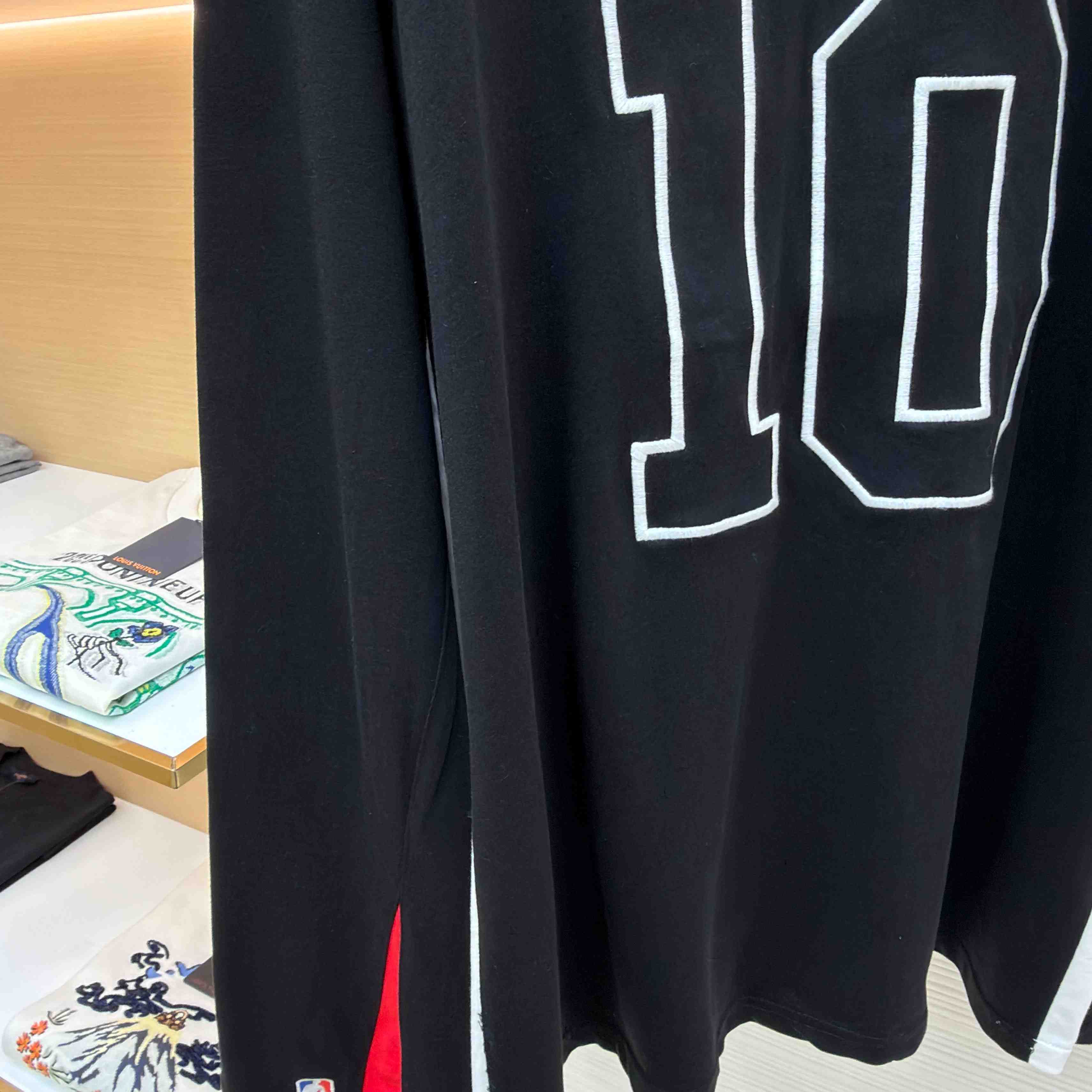 Balenciaga | Nba Collaboration Oversized Long Sleeve T-shirt In Black/Multicolor  - FashionPlug