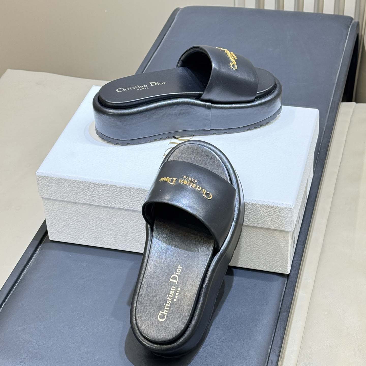 Dior D-Lane Platform Slide - FashionPlug